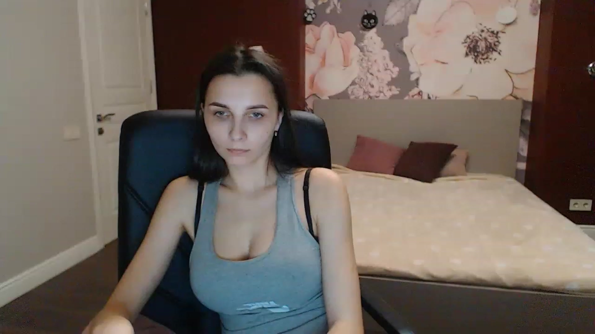 Gallery image thumbnail from Karina_Mils's myfreecams stream on, 03/04/2023, 17:58 image 19 of 20