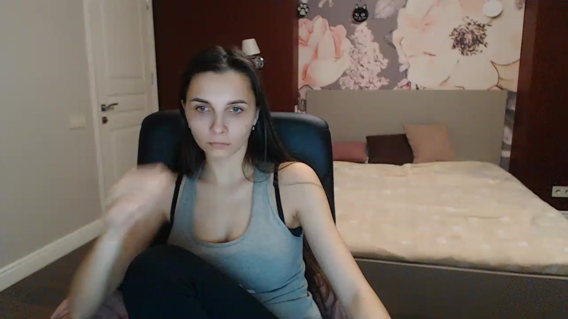 Gallery image thumbnail from Karina_Mils's myfreecams stream on, 03/05/2023, 16:39 image 10 of 20