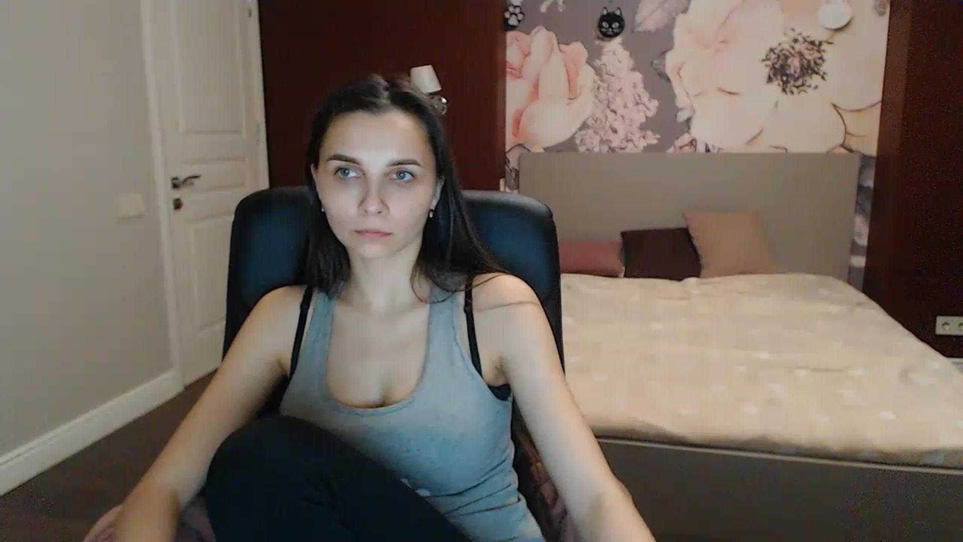 Gallery image thumbnail from Karina_Mils's myfreecams stream on, 03/05/2023, 16:39 image 8 of 20