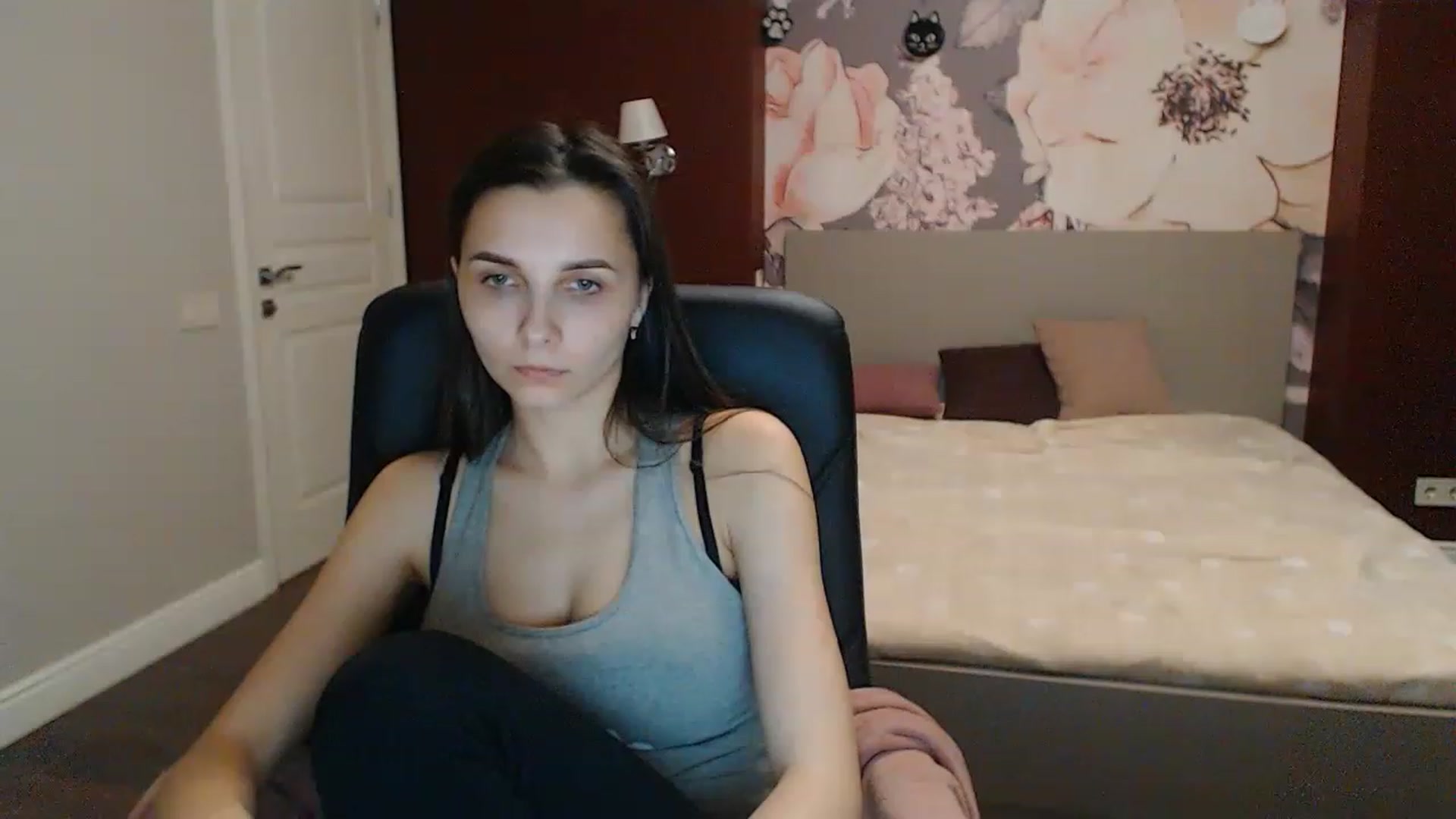 Gallery image thumbnail from Karina_Mils's myfreecams stream on, 03/05/2023, 16:39 image 12 of 20