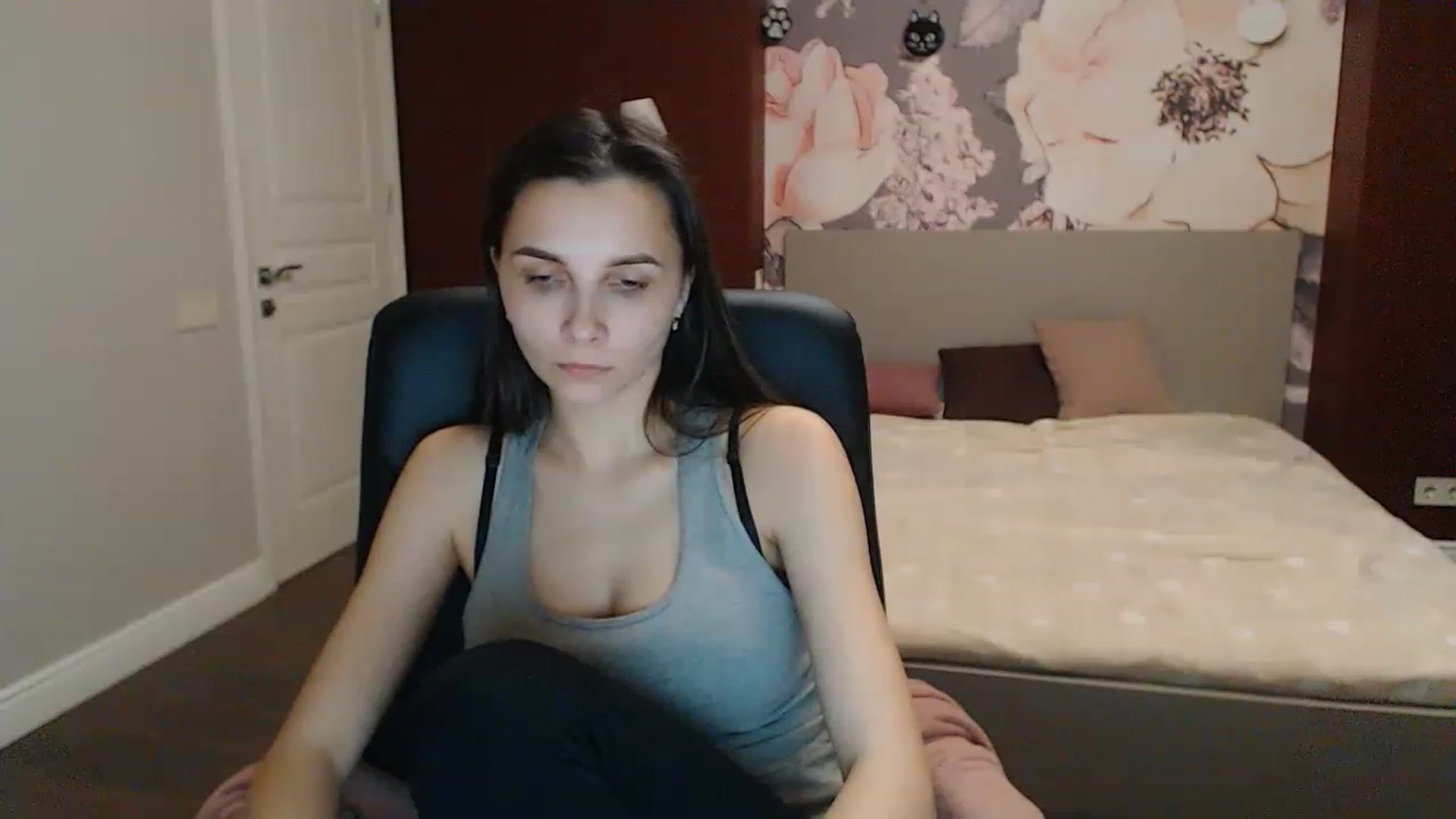 Gallery image thumbnail from Karina_Mils's myfreecams stream on, 03/05/2023, 16:39 image 6 of 20