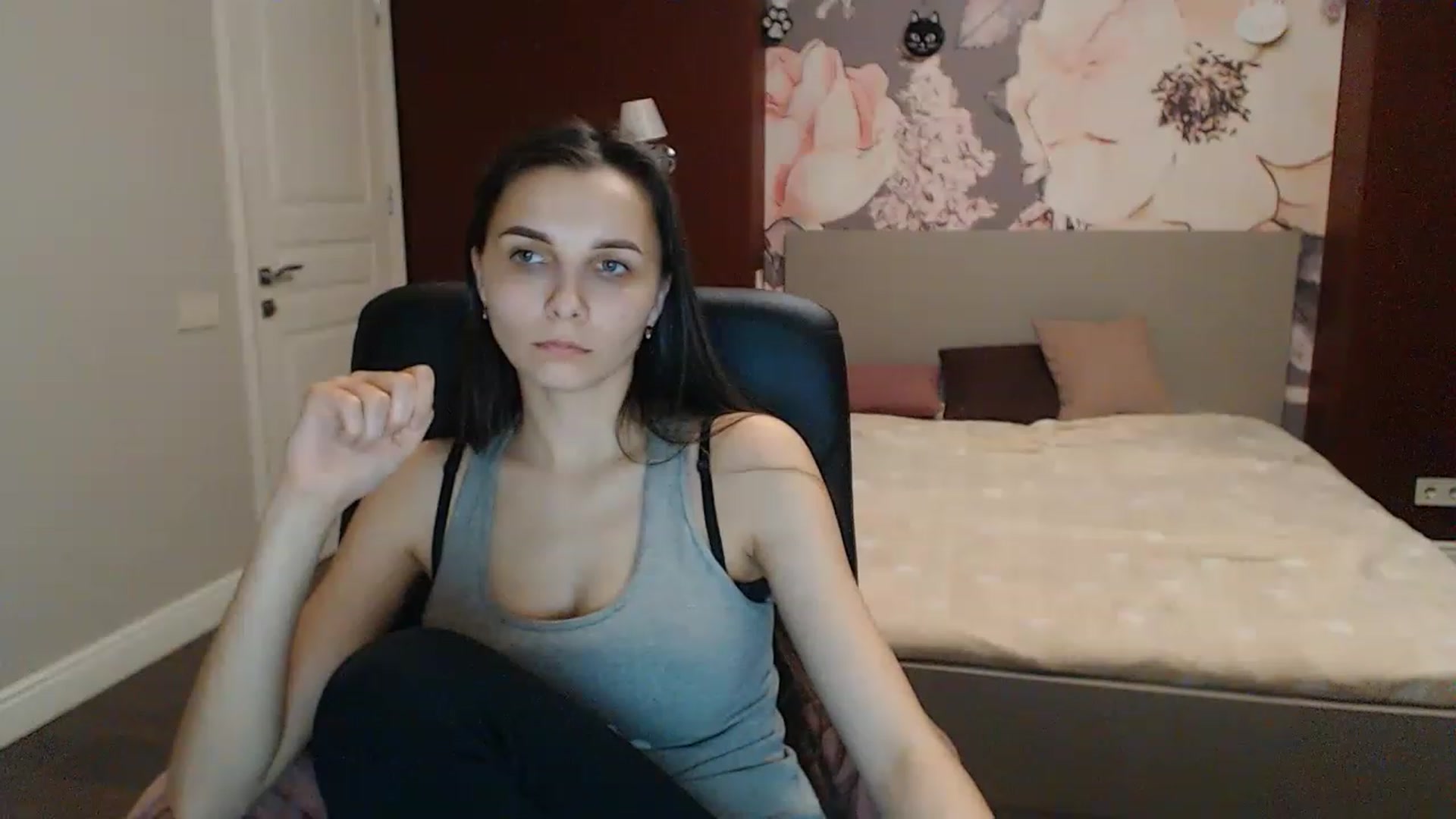 Gallery image thumbnail from Karina_Mils's myfreecams stream on, 03/05/2023, 16:39 image 9 of 20