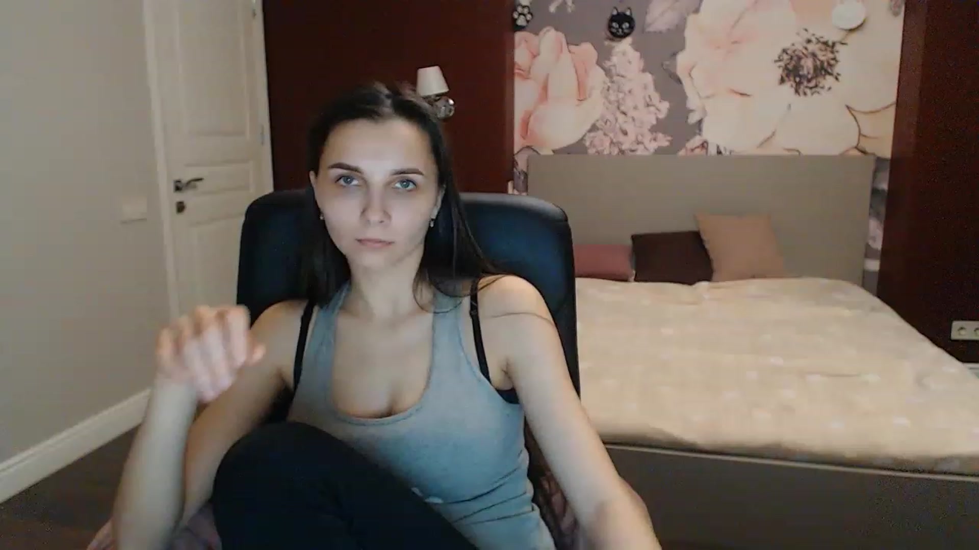 Gallery image thumbnail from Karina_Mils's myfreecams stream on, 03/05/2023, 16:39 image 11 of 20