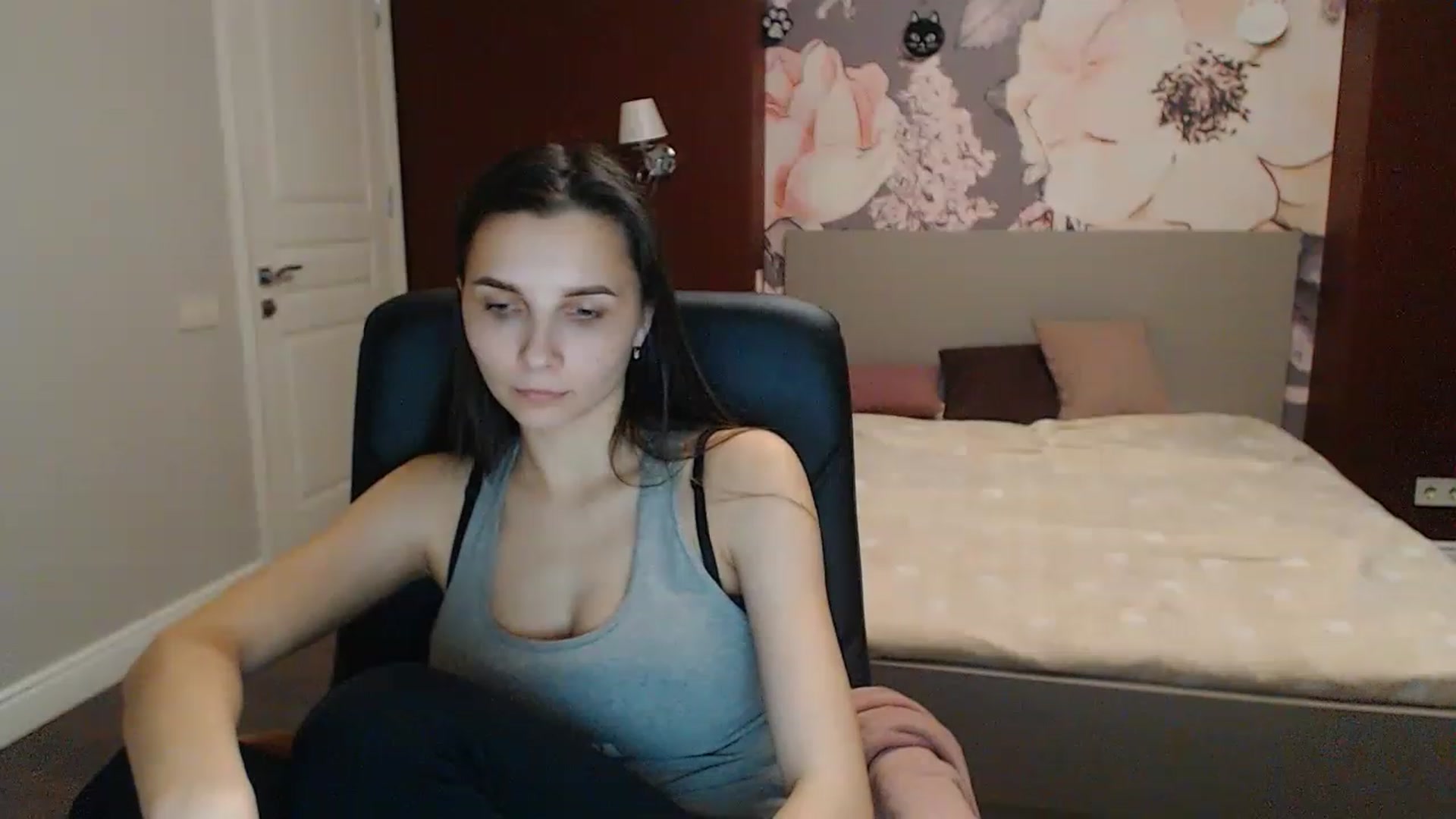 Gallery image thumbnail from Karina_Mils's myfreecams stream on, 03/05/2023, 16:39 image 14 of 20