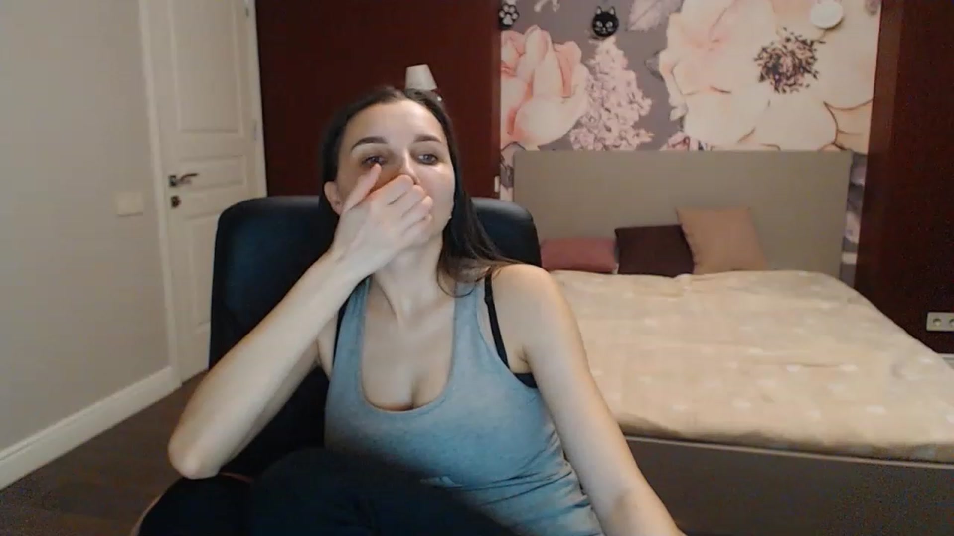 Gallery image thumbnail from Karina_Mils's myfreecams stream on, 03/05/2023, 16:39 image 1 of 20