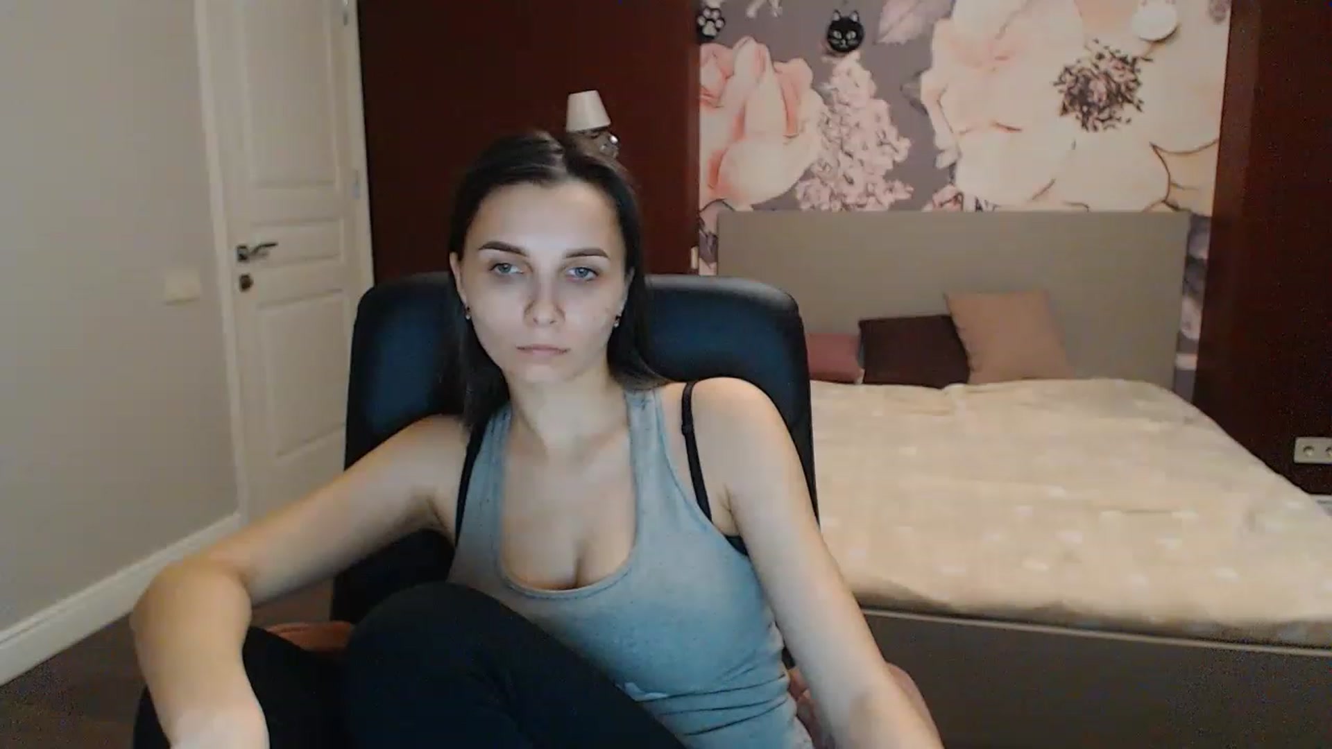 Gallery image thumbnail from Karina_Mils's myfreecams stream on, 03/05/2023, 17:03 image 7 of 20