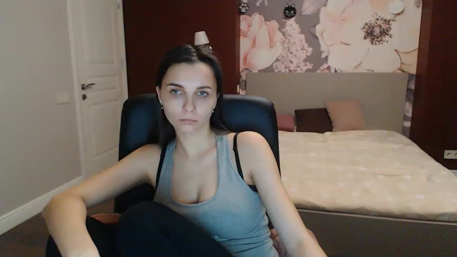 Gallery image thumbnail from Karina_Mils's myfreecams stream on, 03/05/2023, 17:03 image 8 of 20