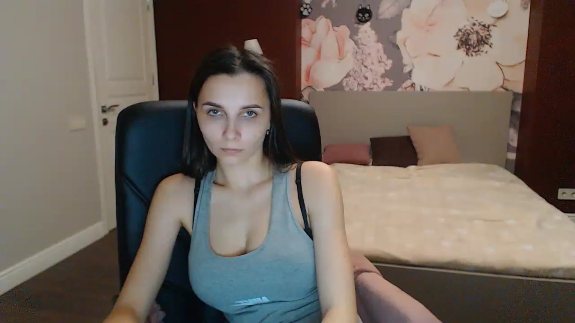 Gallery image thumbnail from Karina_Mils's myfreecams stream on, 03/05/2023, 18:11 image 19 of 20