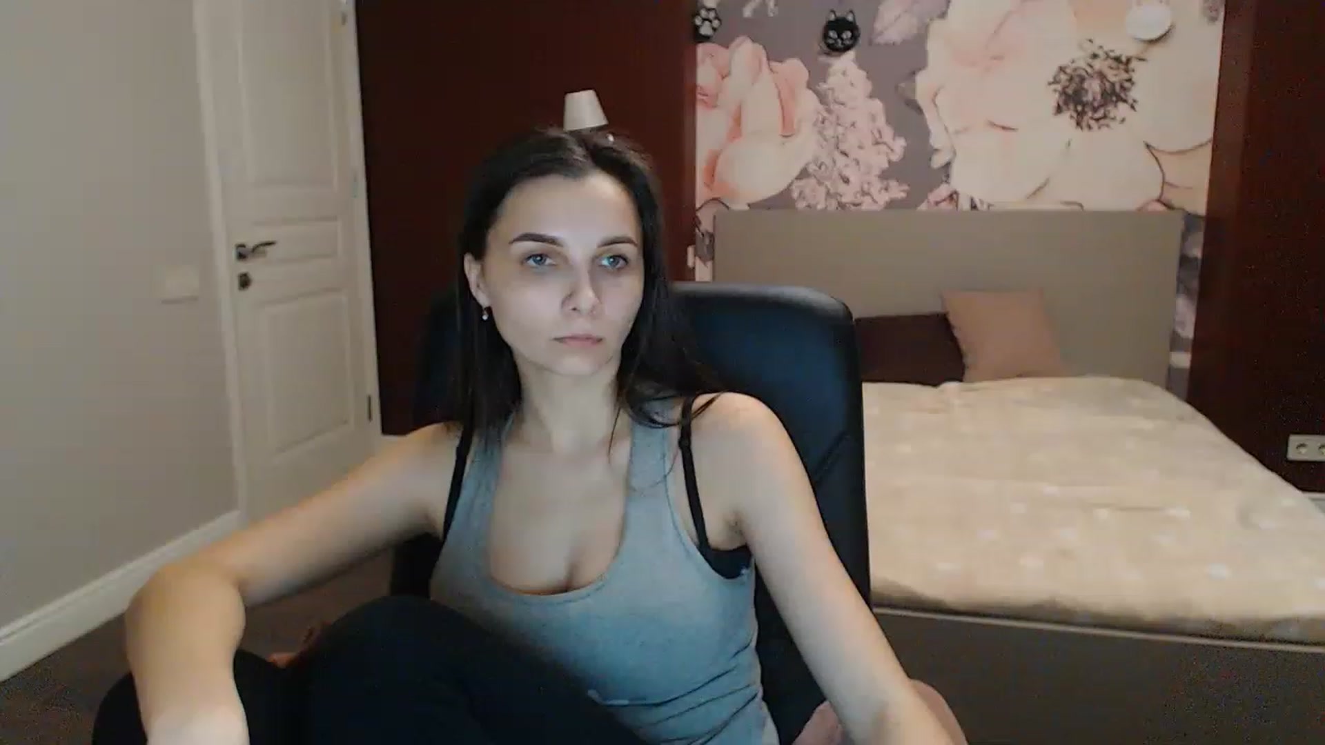 Gallery image thumbnail from Karina_Mils's myfreecams stream on, 03/05/2023, 18:11 image 11 of 20