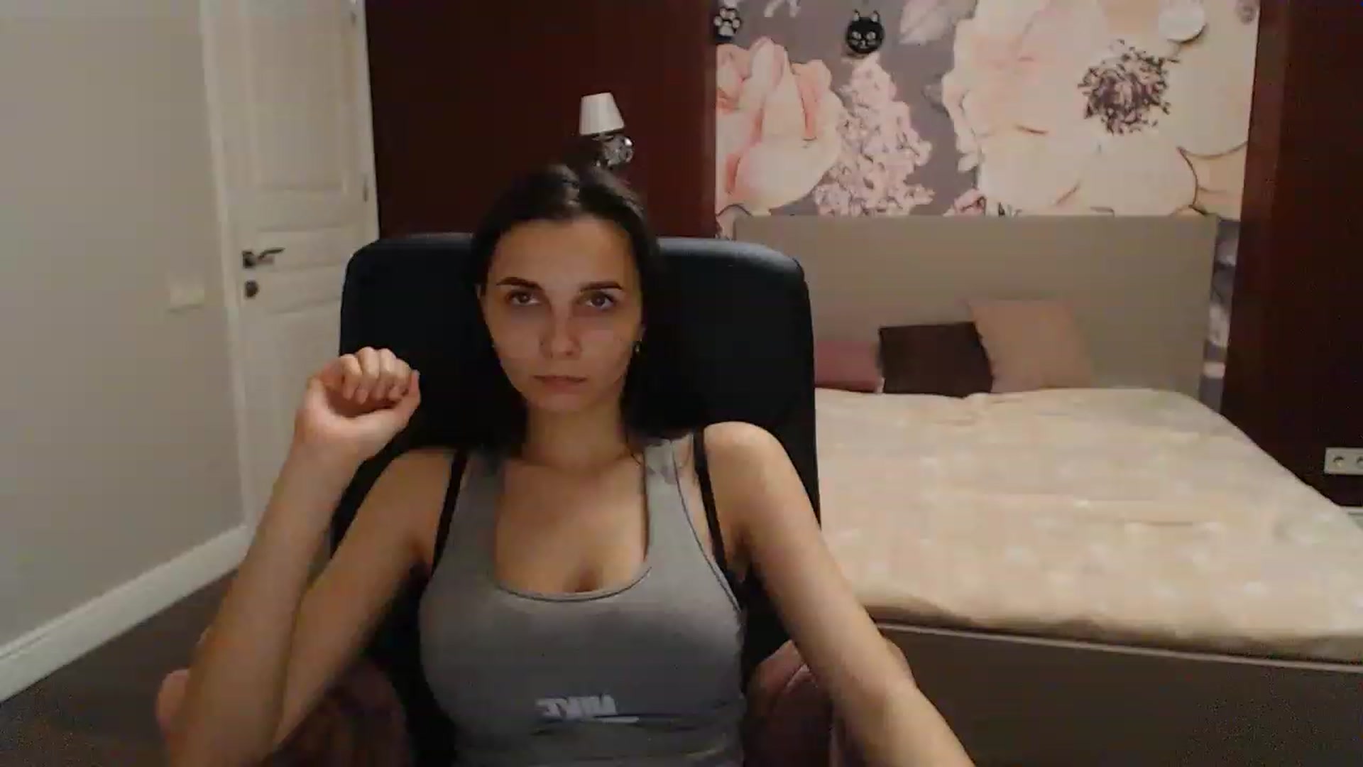 Gallery image thumbnail from Karina_Mils's myfreecams stream on, 03/05/2023, 18:11 image 4 of 20