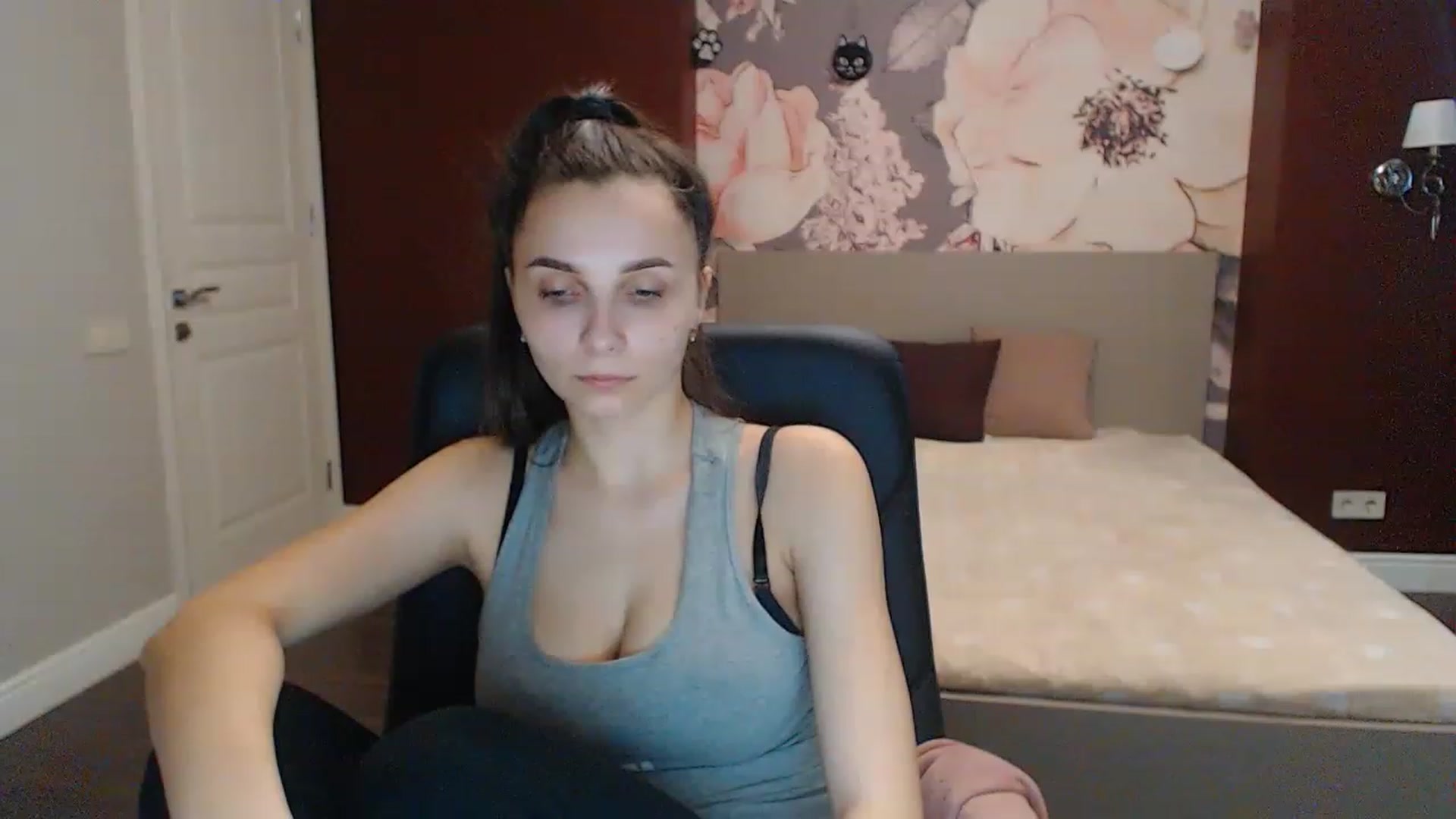 Gallery image thumbnail from Karina_Mils's myfreecams stream on, 03/07/2023, 08:58 image 19 of 20