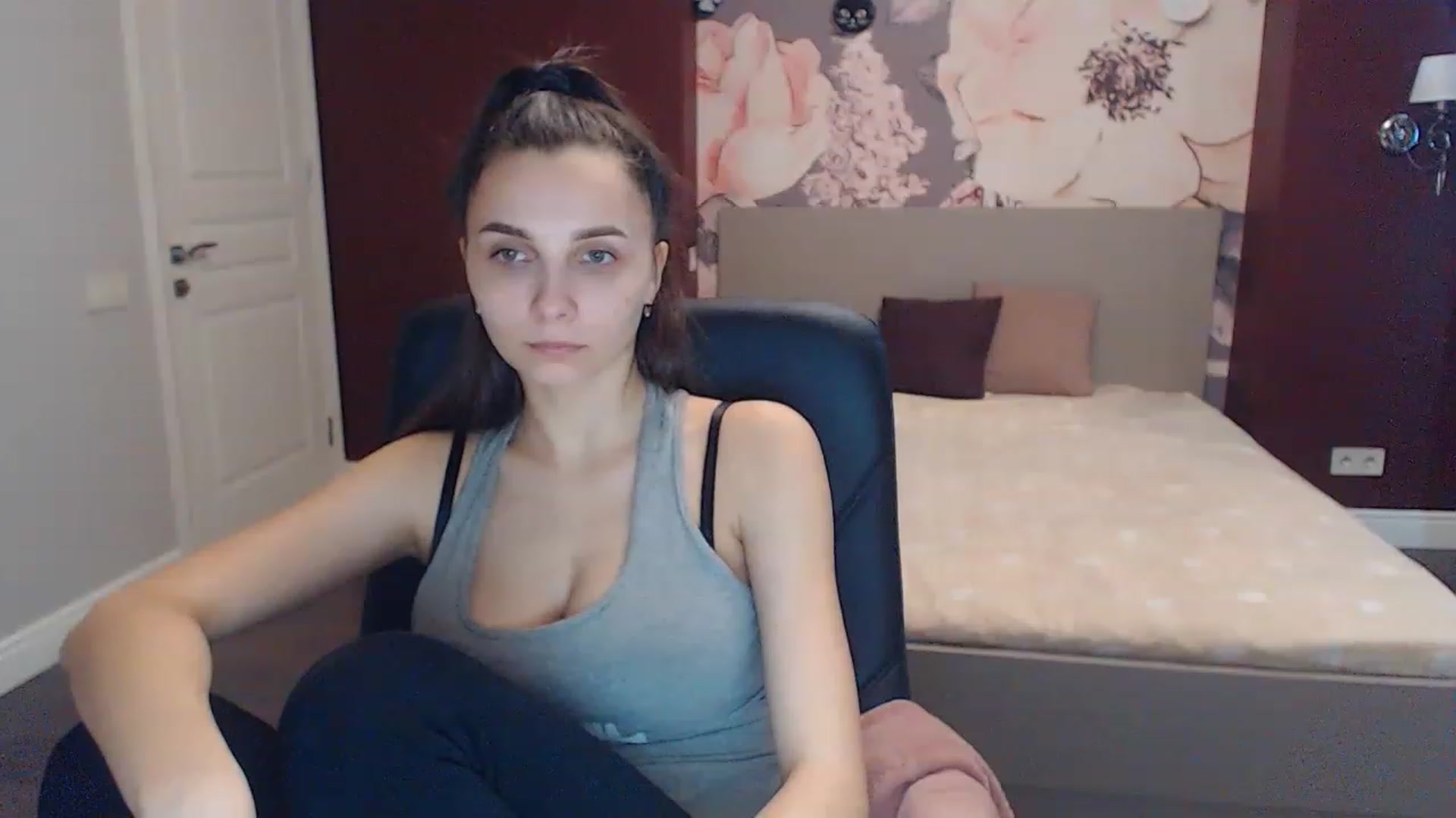 Gallery image thumbnail from Karina_Mils's myfreecams stream on, 03/07/2023, 08:58 image 3 of 20
