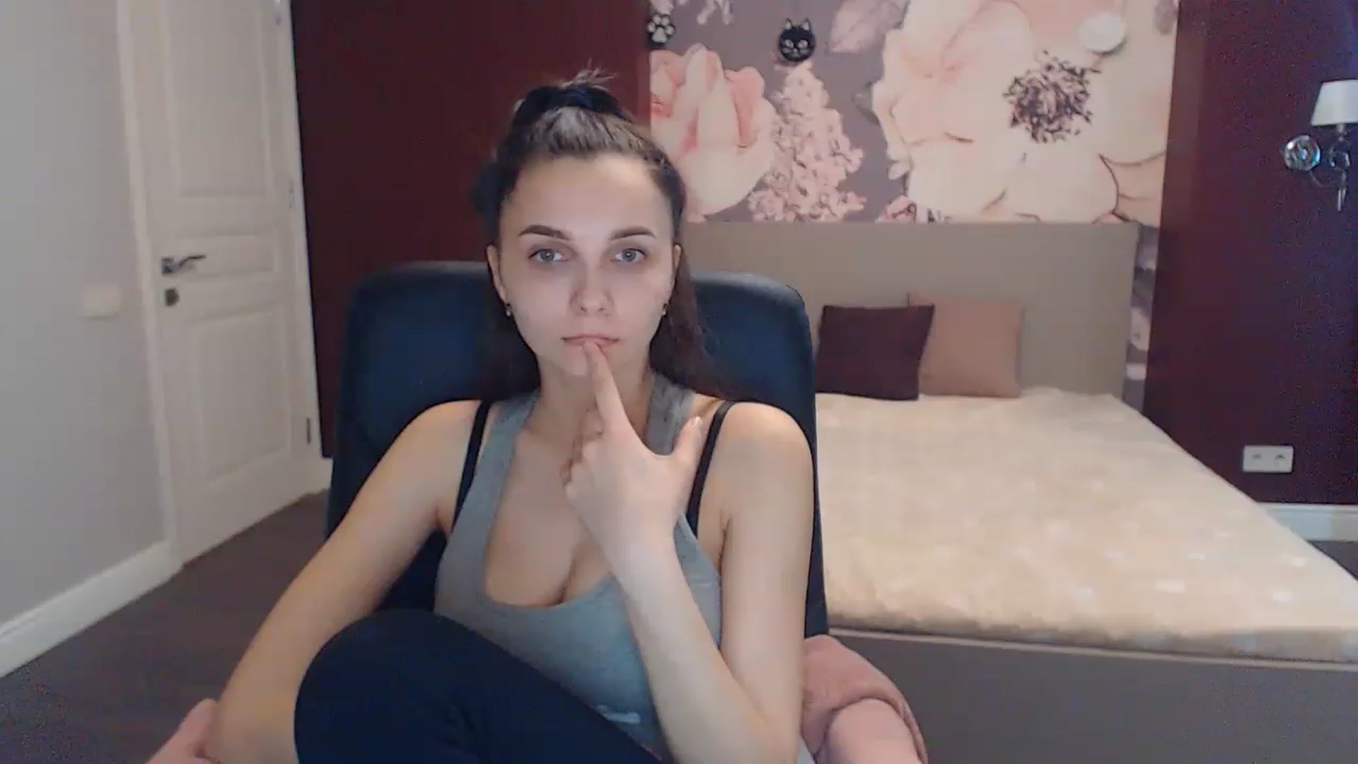 Gallery image thumbnail from Karina_Mils's myfreecams stream on, 03/07/2023, 08:58 image 6 of 20