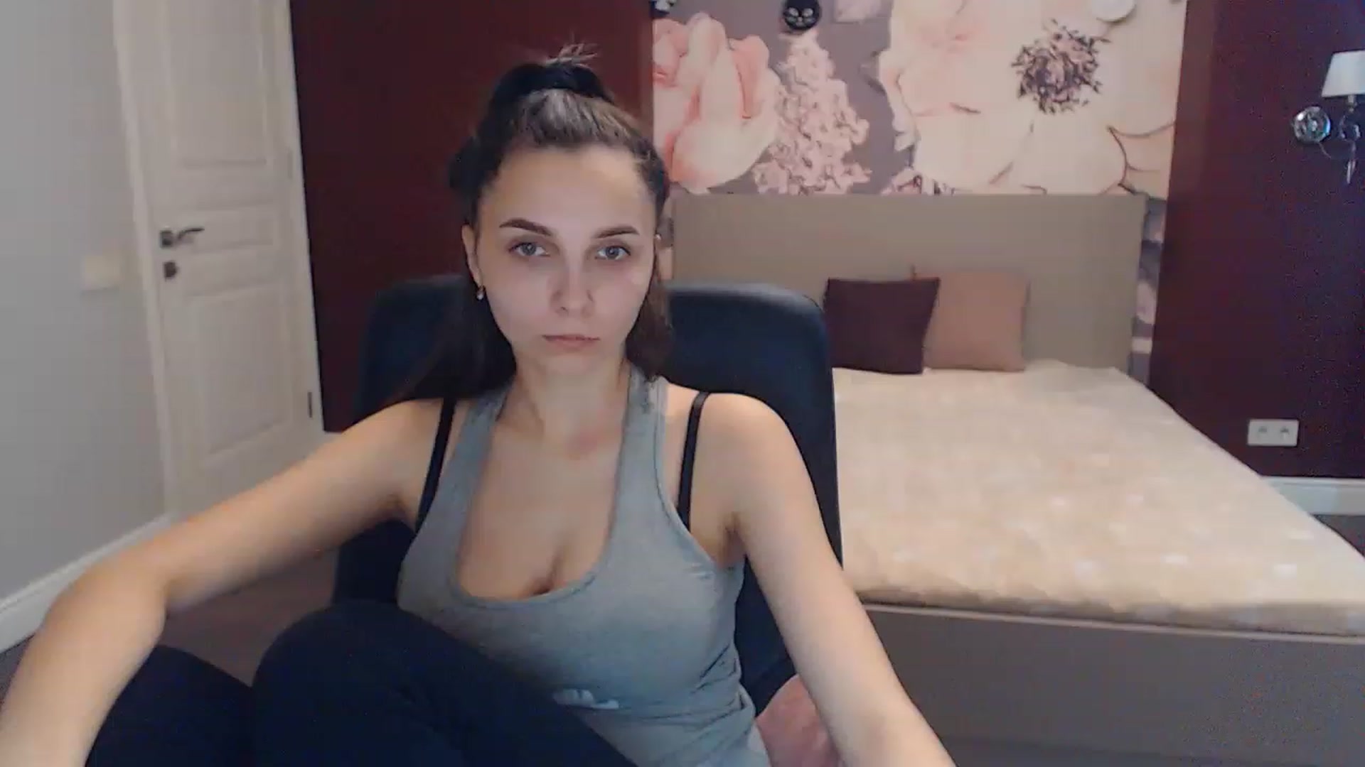 Gallery image thumbnail from Karina_Mils's myfreecams stream on, 03/07/2023, 08:58 image 5 of 20