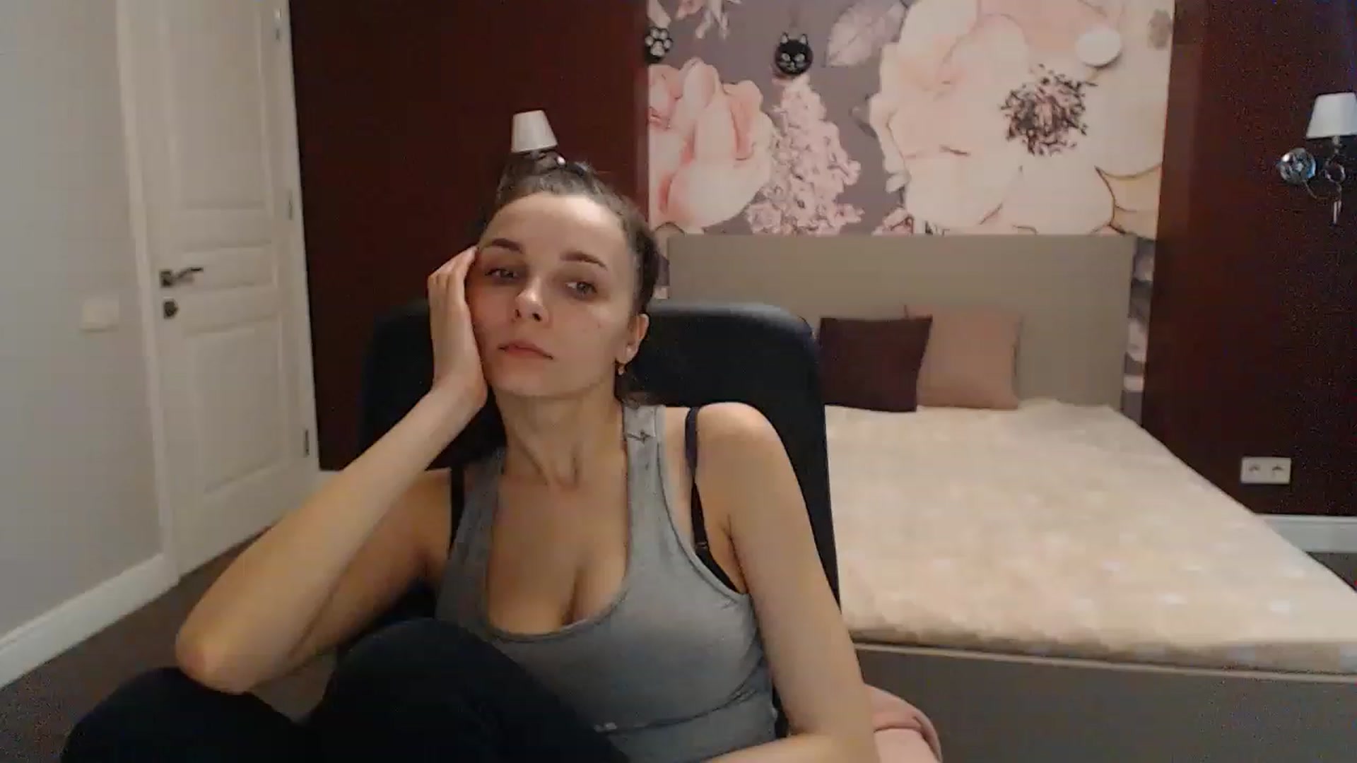 Gallery image thumbnail from Karina_Mils's myfreecams stream on, 03/07/2023, 08:58 image 17 of 20