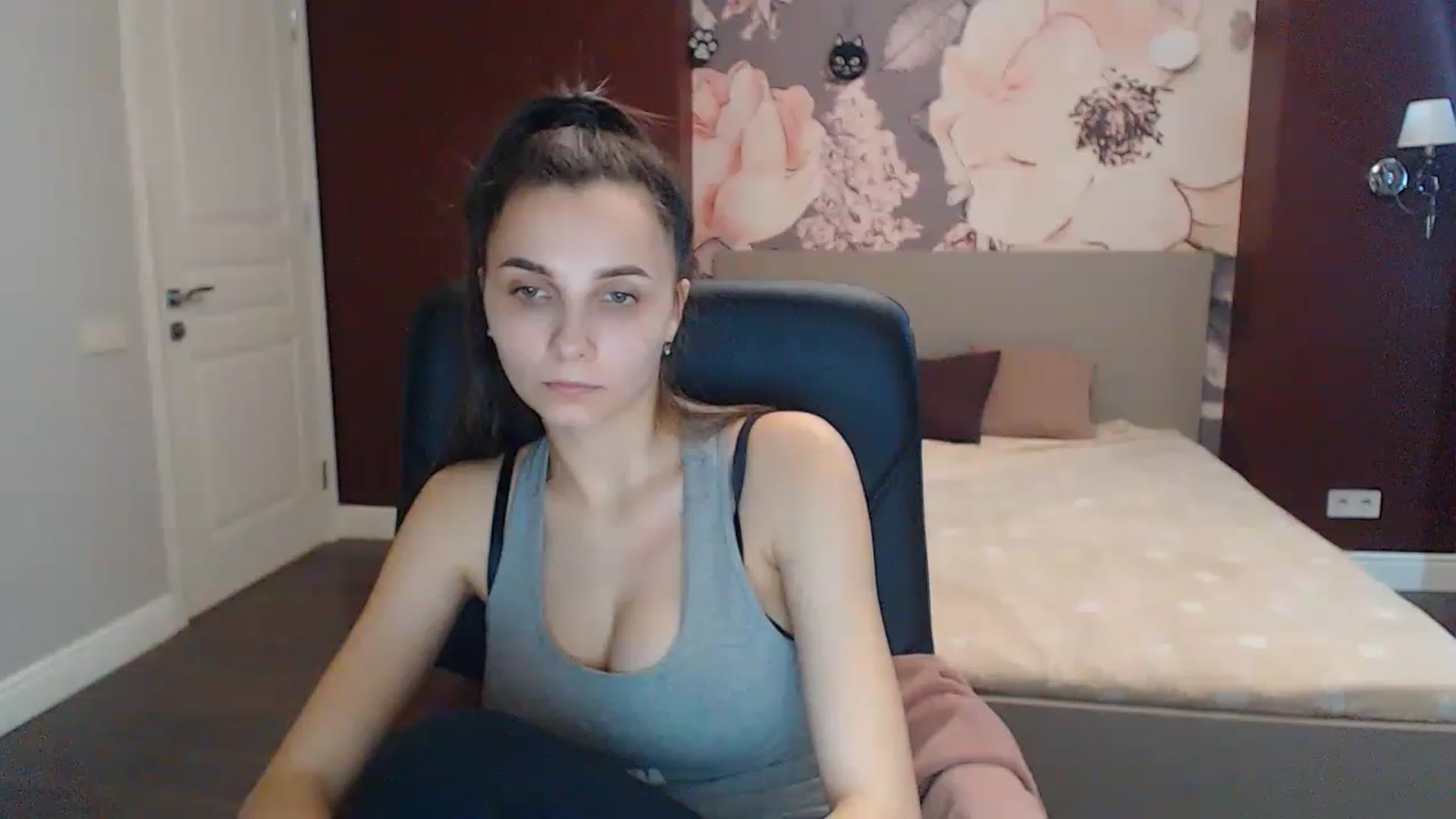 Gallery image thumbnail from Karina_Mils's myfreecams stream on, 03/07/2023, 10:05 image 5 of 20
