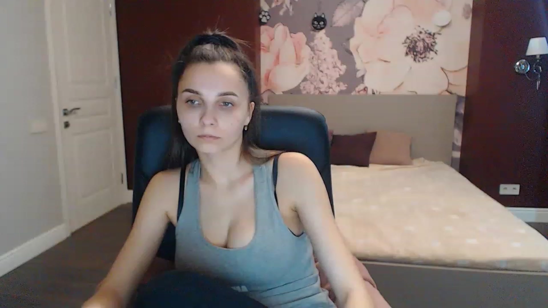Gallery image thumbnail from Karina_Mils's myfreecams stream on, 03/07/2023, 10:05 image 1 of 20