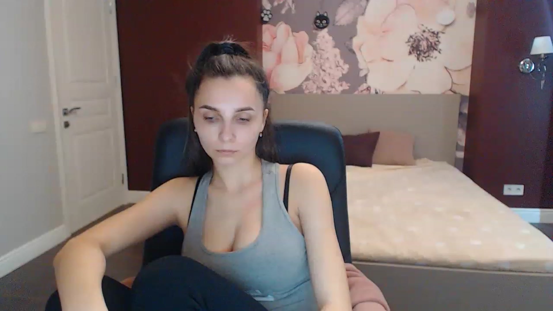 Gallery image thumbnail from Karina_Mils's myfreecams stream on, 03/07/2023, 10:05 image 11 of 20
