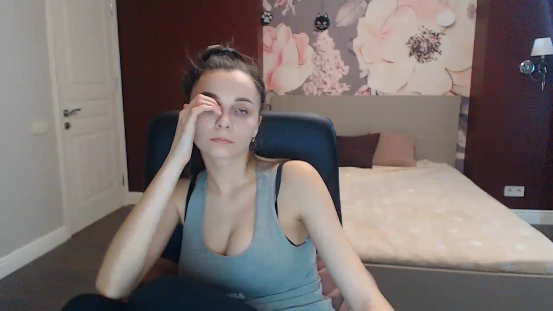Gallery image thumbnail from Karina_Mils's myfreecams stream on, 03/07/2023, 10:05 image 6 of 20