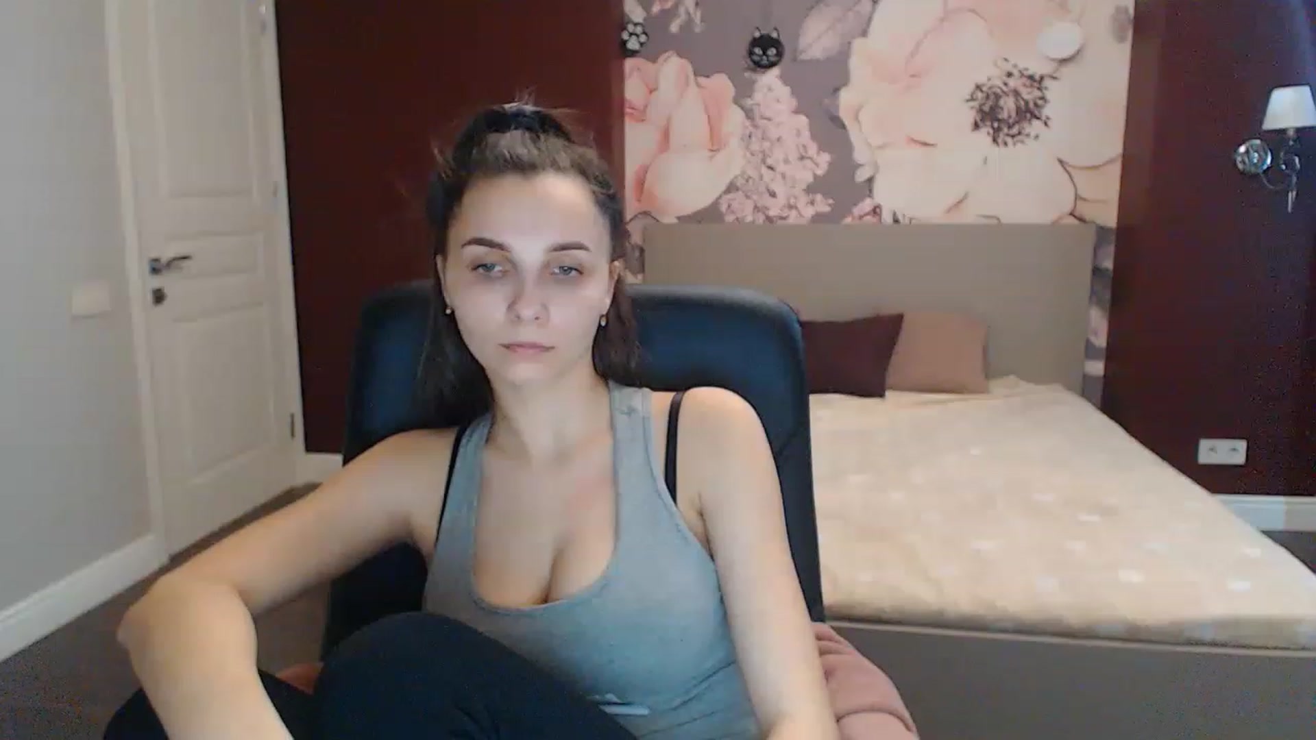 Gallery image thumbnail from Karina_Mils's myfreecams stream on, 03/07/2023, 10:05 image 13 of 20