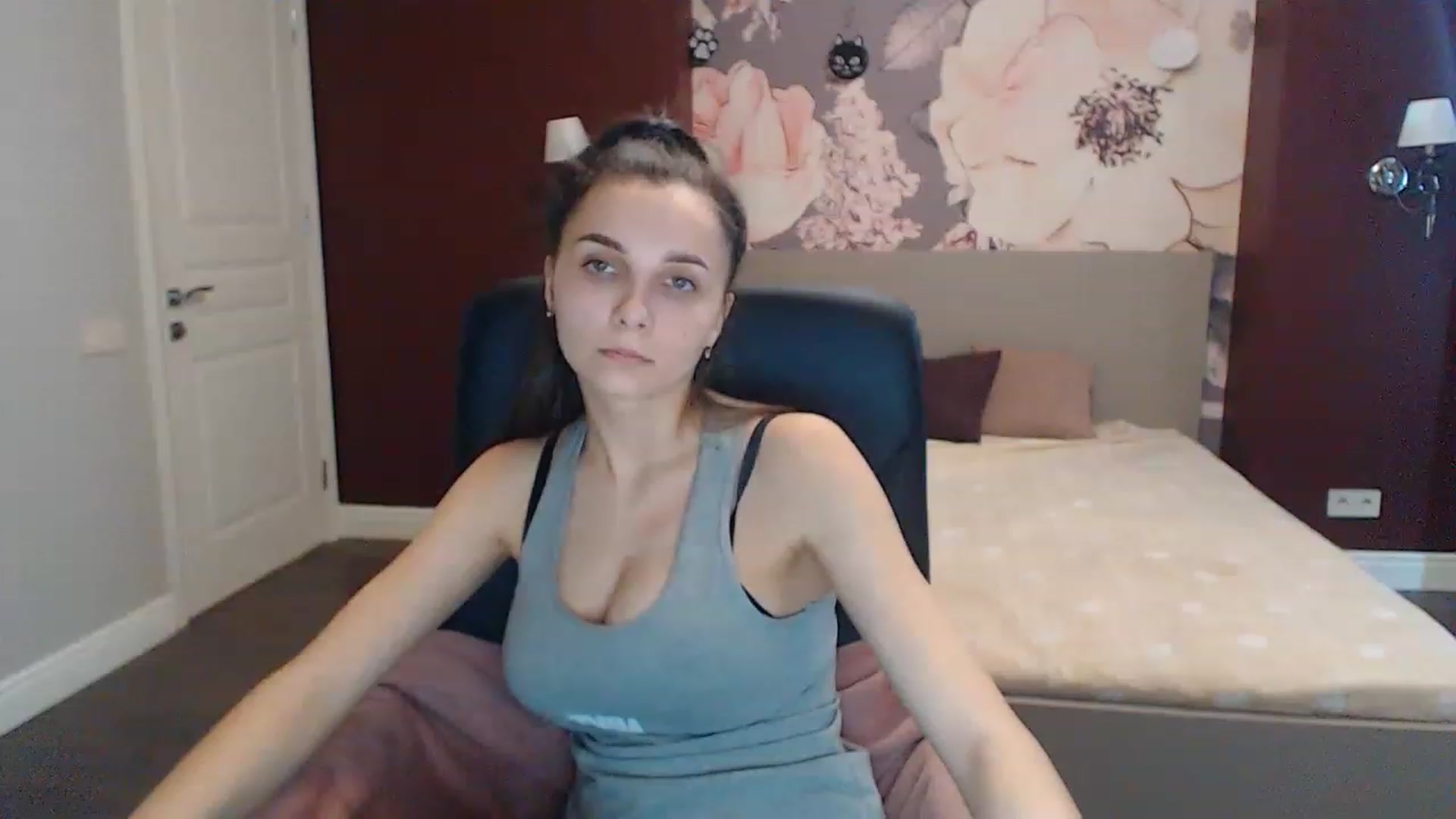 Gallery image thumbnail from Karina_Mils's myfreecams stream on, 03/07/2023, 10:05 image 7 of 20