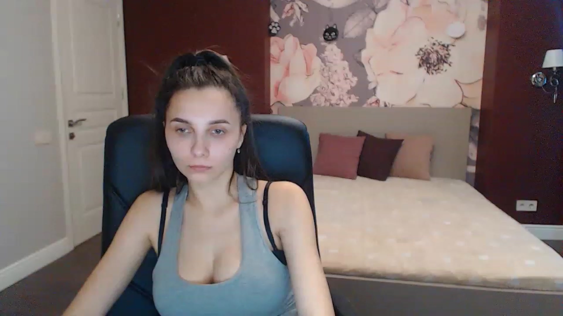 Gallery image thumbnail from Karina_Mils's myfreecams stream on, 03/08/2023, 08:30 image 15 of 20