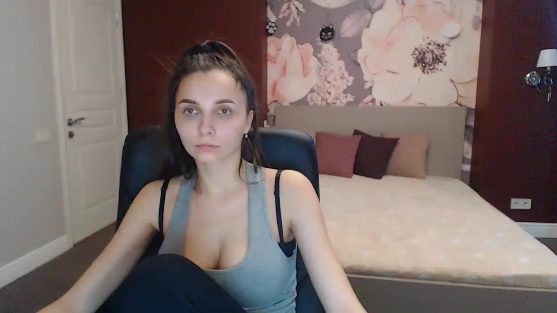 Gallery image thumbnail from Karina_Mils's myfreecams stream on, 03/08/2023, 08:30 image 8 of 20