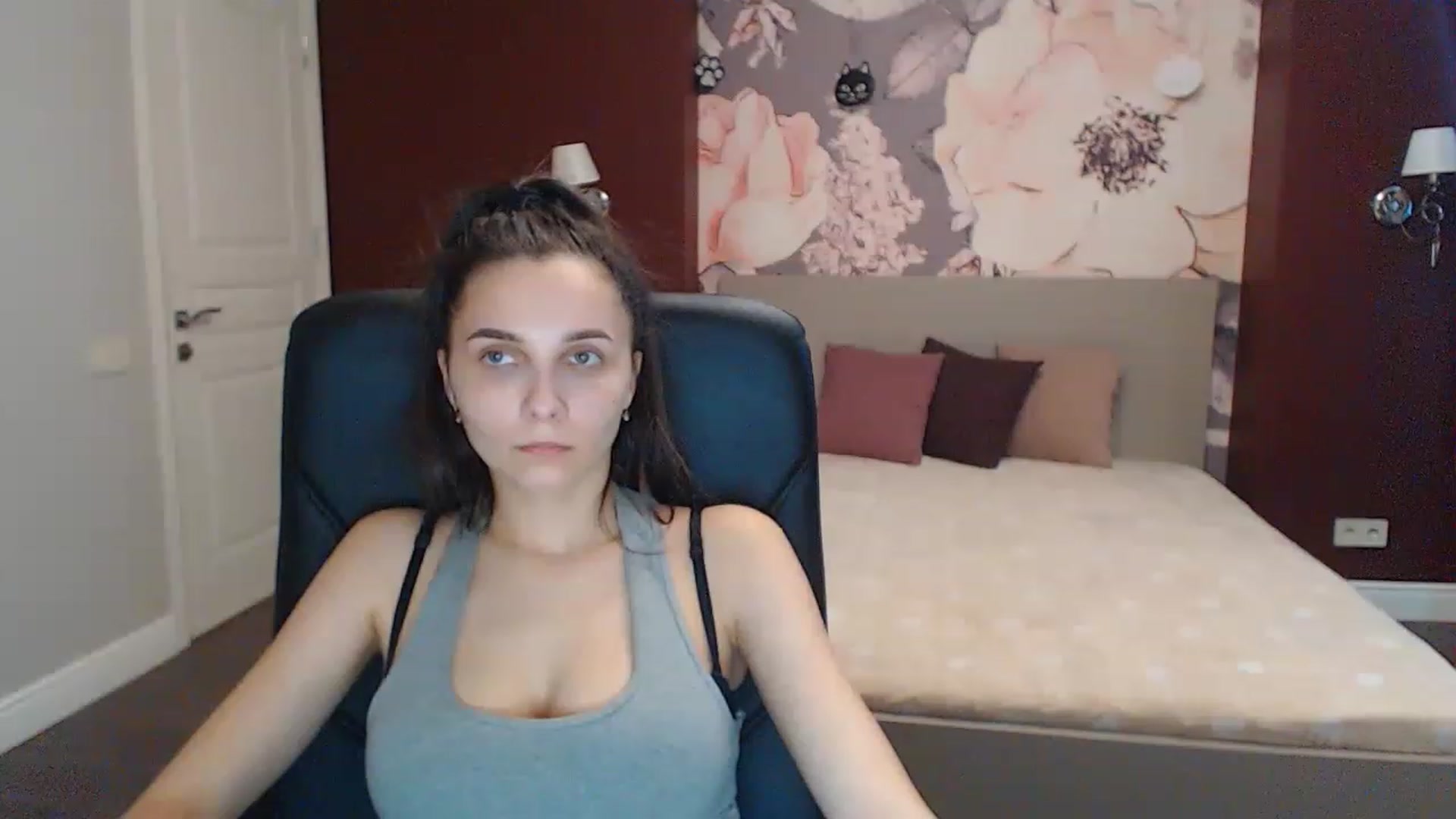 Gallery image thumbnail from Karina_Mils's myfreecams stream on, 03/08/2023, 08:30 image 20 of 20