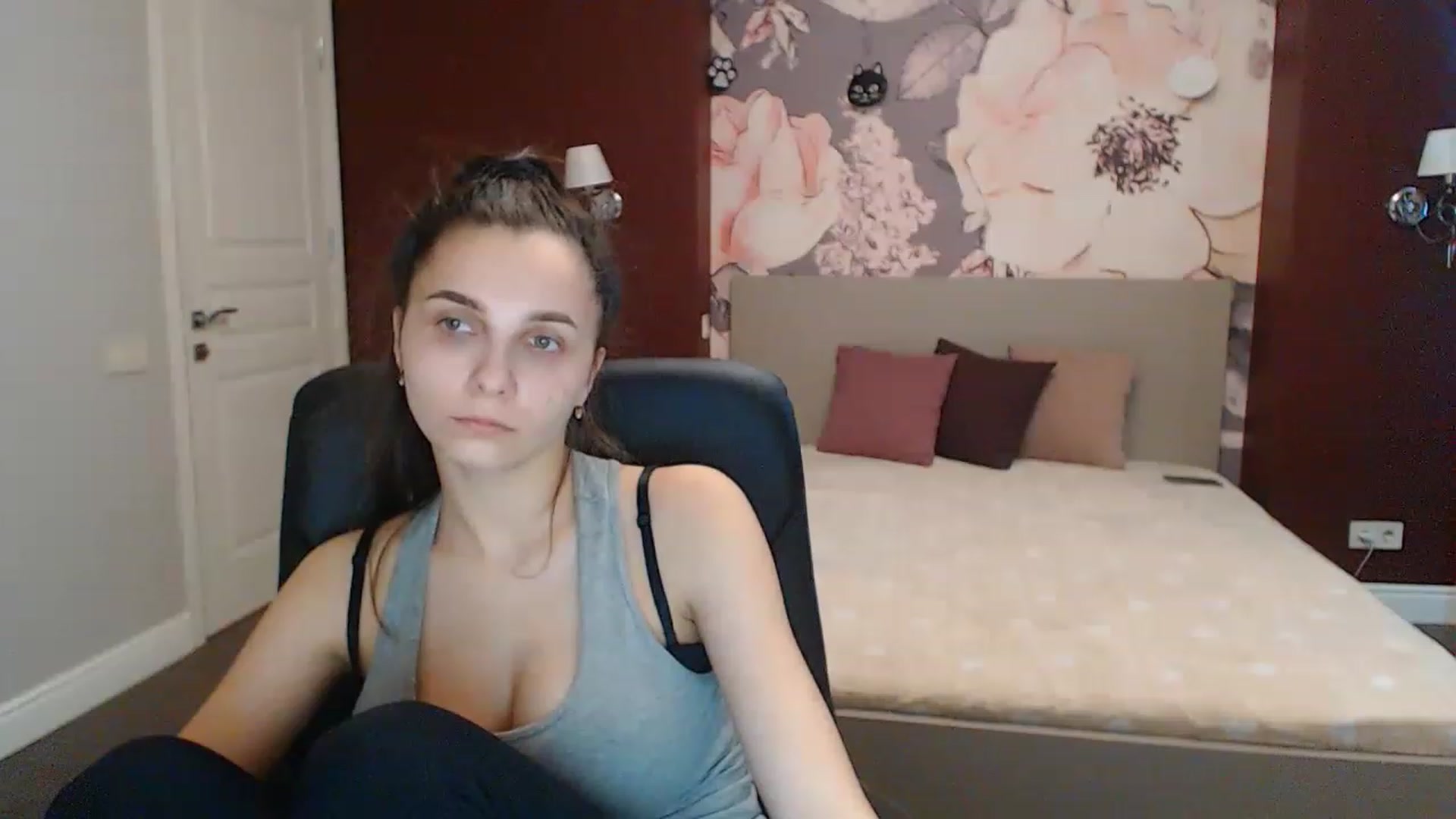Gallery image thumbnail from Karina_Mils's myfreecams stream on, 03/08/2023, 09:20 image 10 of 20
