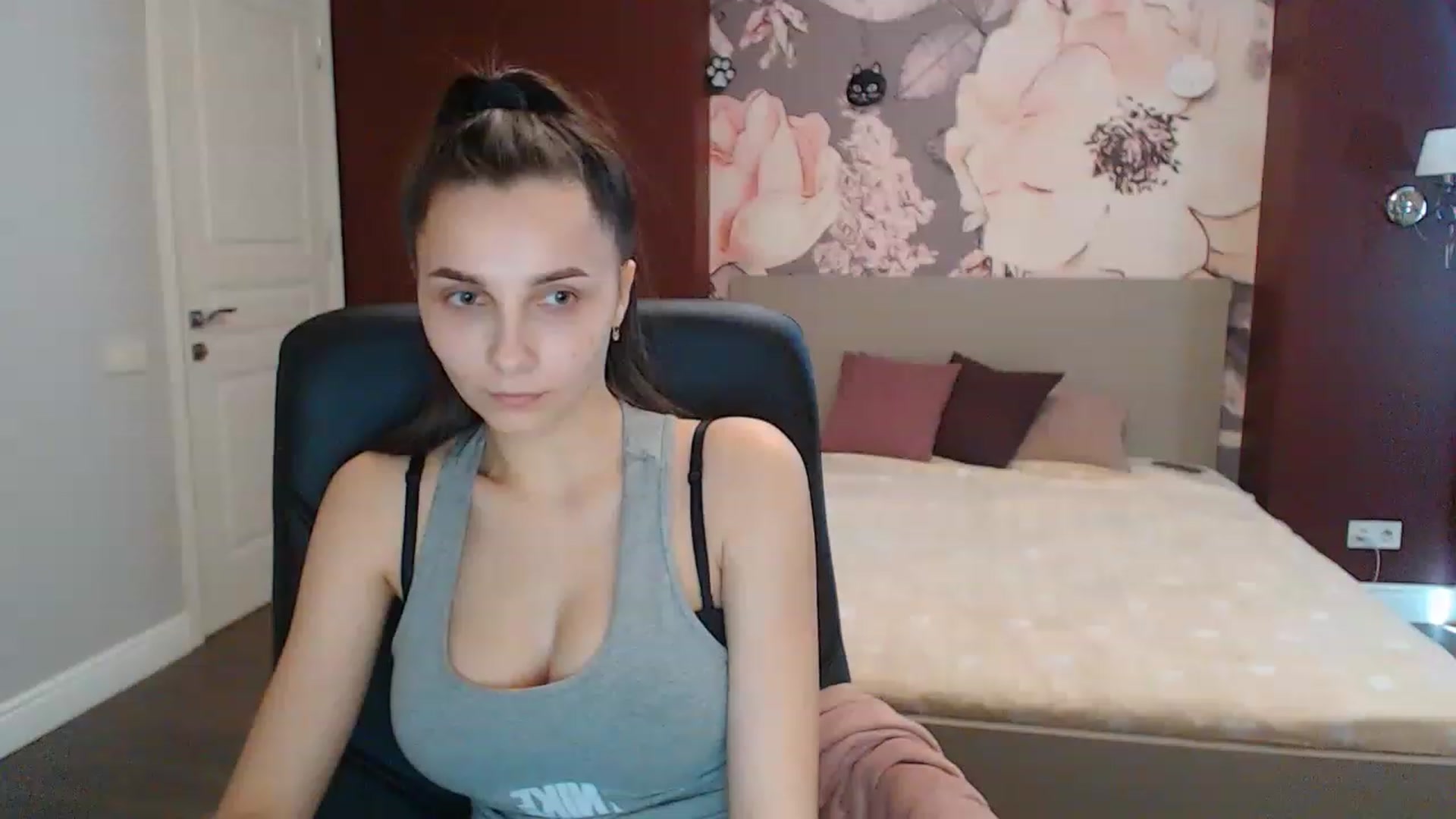 Gallery image thumbnail from Karina_Mils's myfreecams stream on, 03/08/2023, 10:30 image 18 of 20