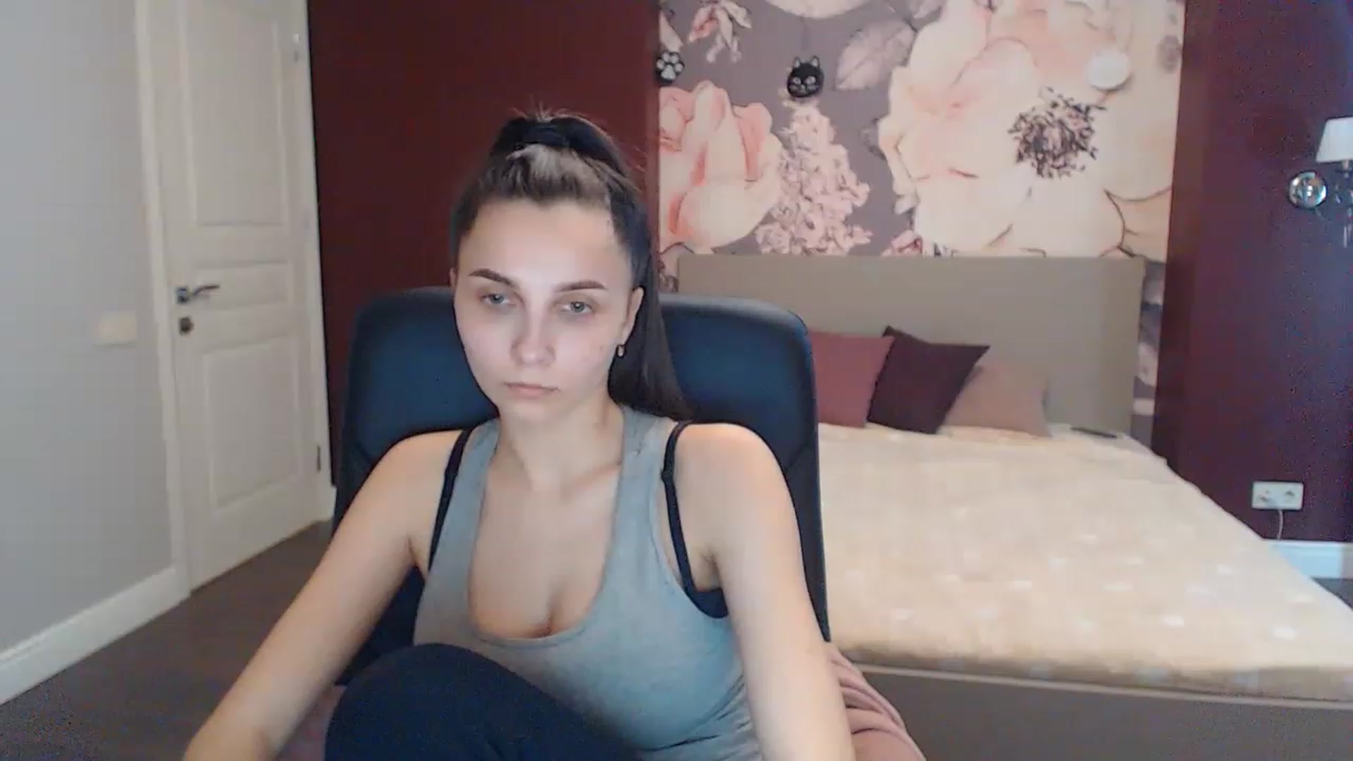 Gallery image thumbnail from Karina_Mils's myfreecams stream on, 03/08/2023, 10:30 image 1 of 20