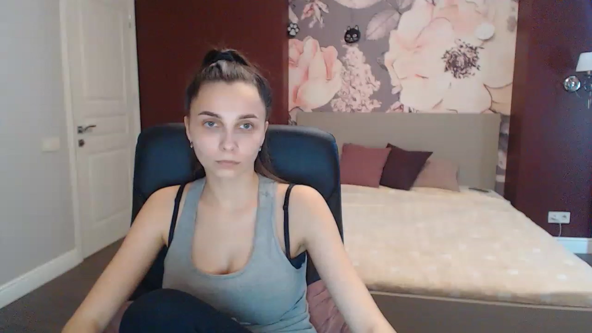 Gallery image thumbnail from Karina_Mils's myfreecams stream on, 03/08/2023, 10:30 image 7 of 20