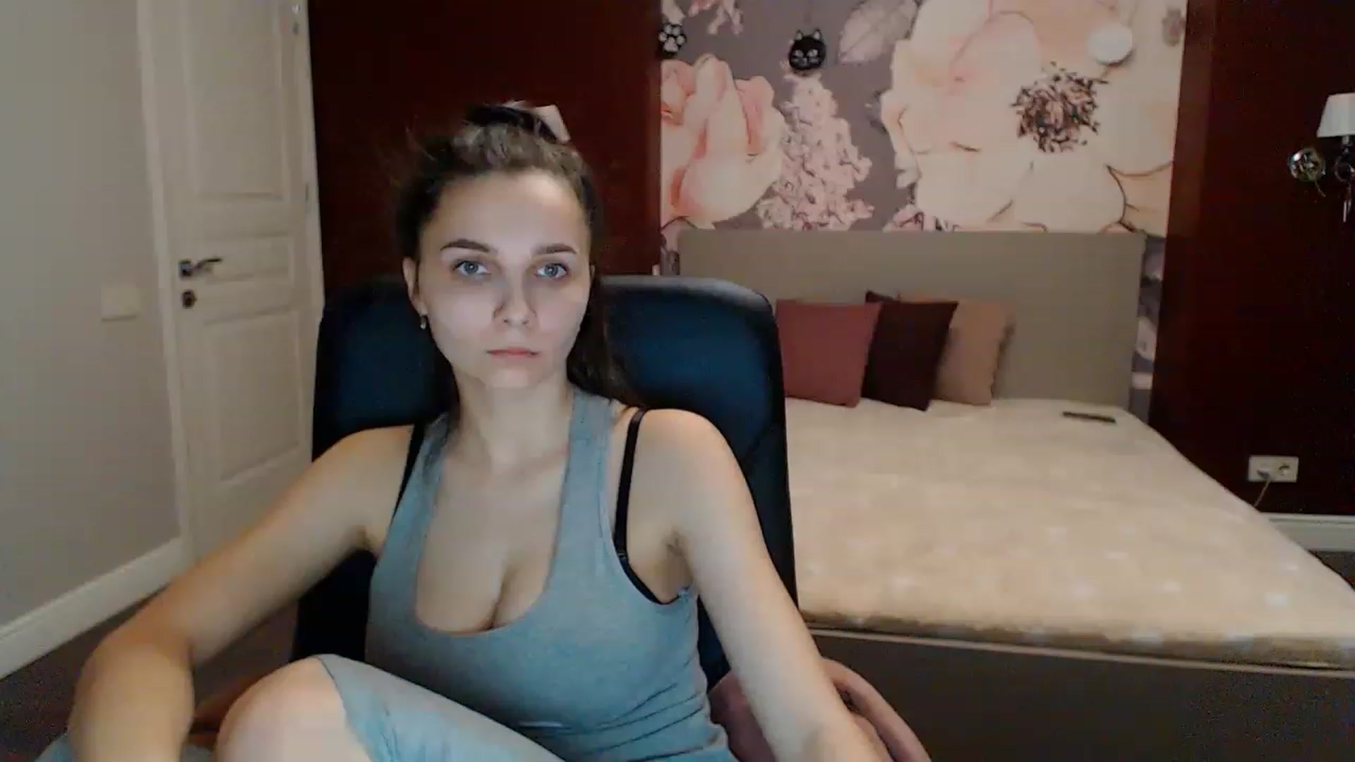 Gallery image thumbnail from Karina_Mils's myfreecams stream on, 03/10/2023, 15:36 image 19 of 20