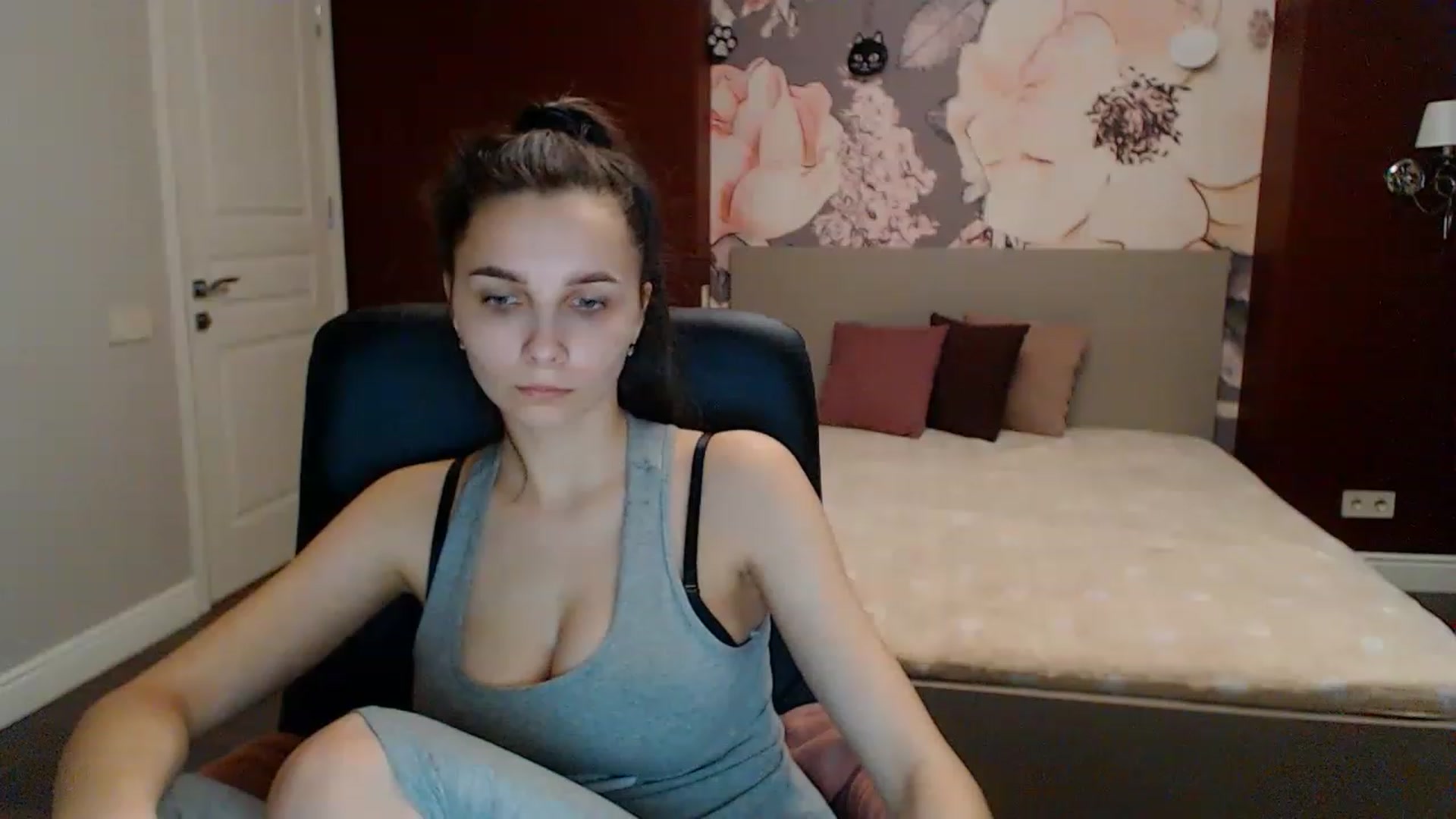 Gallery image thumbnail from Karina_Mils's myfreecams stream on, 03/10/2023, 15:36 image 1 of 20
