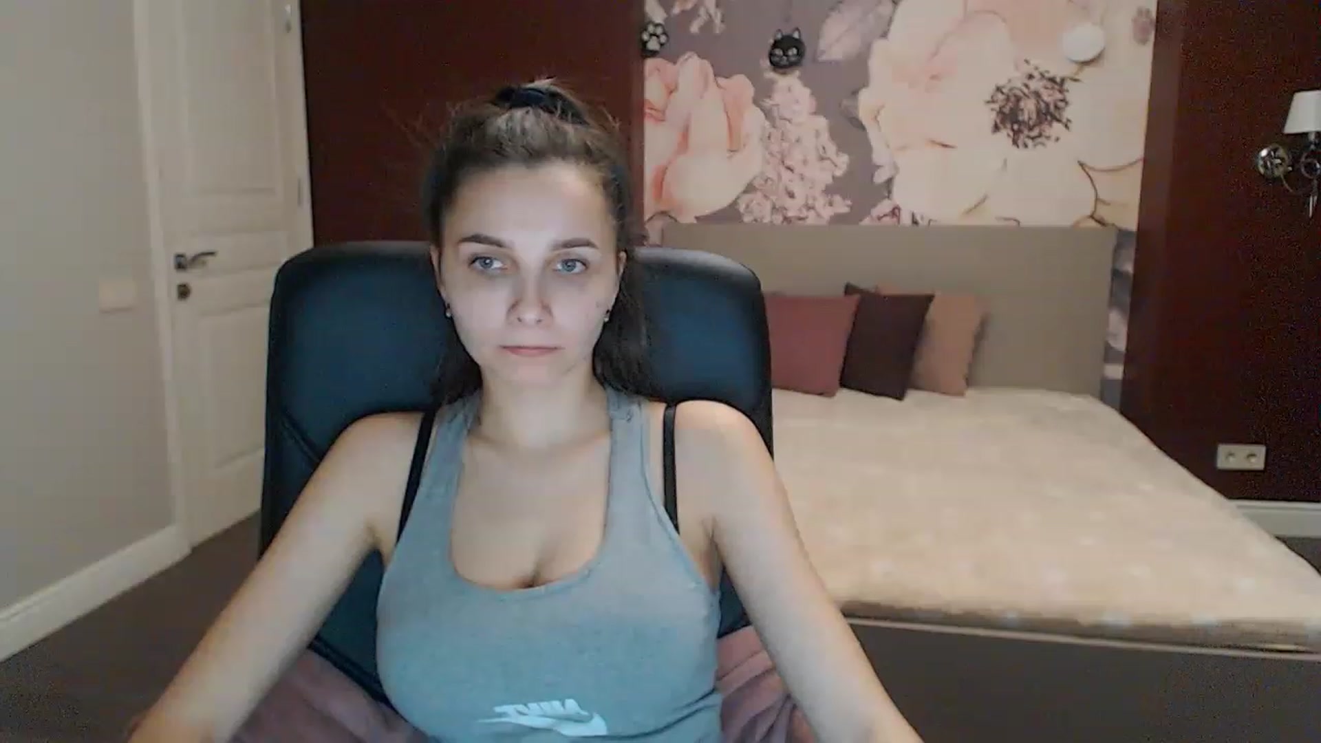 Gallery image thumbnail from Karina_Mils's myfreecams stream on, 03/10/2023, 17:23 image 20 of 20