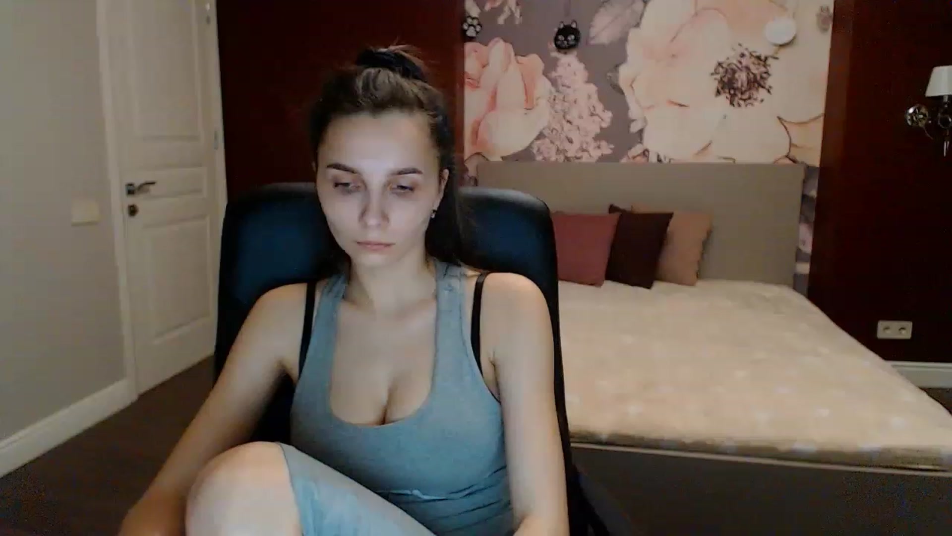 Gallery image thumbnail from Karina_Mils's myfreecams stream on, 03/10/2023, 17:23 image 9 of 20