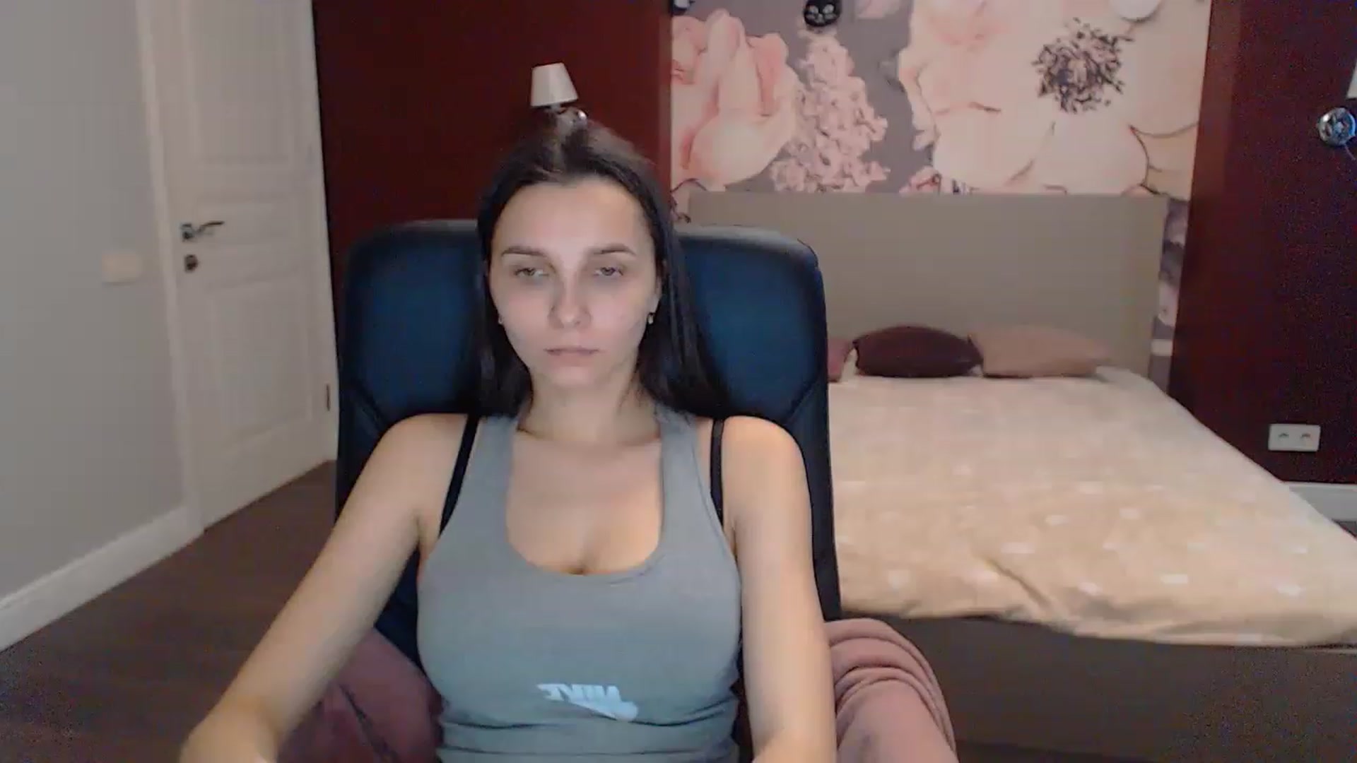 Gallery image thumbnail from Karina_Mils's myfreecams stream on, 03/13/2023, 08:17 image 13 of 20