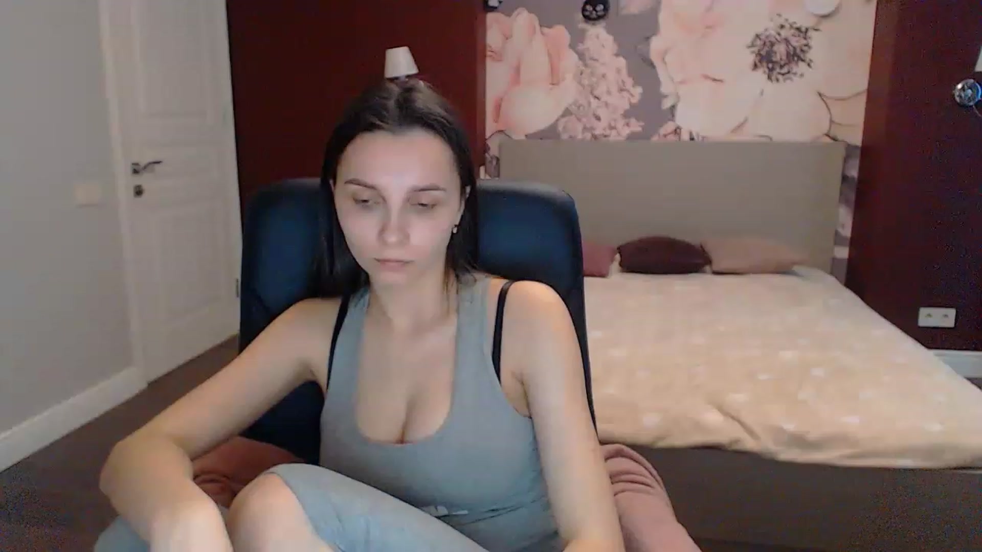 Gallery image thumbnail from Karina_Mils's myfreecams stream on, 03/13/2023, 08:17 image 1 of 20