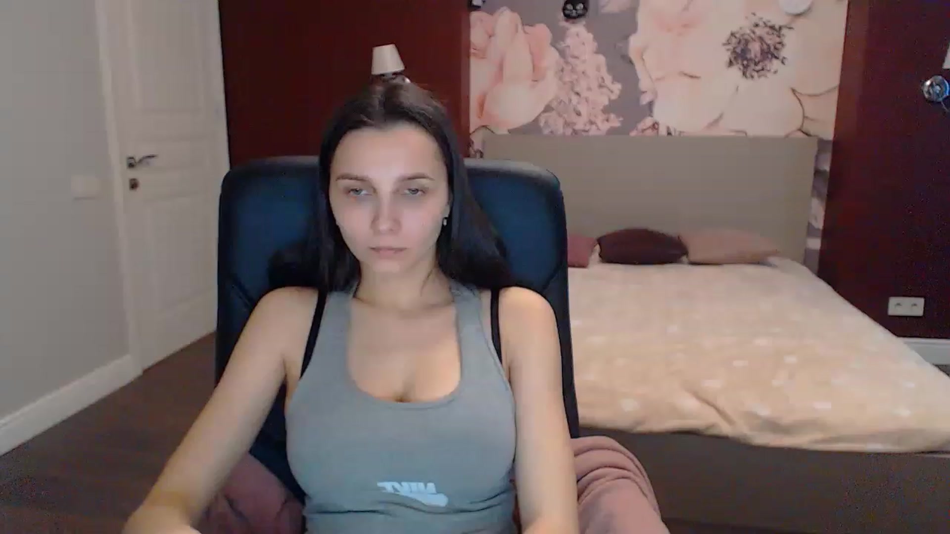 Gallery image thumbnail from Karina_Mils's myfreecams stream on, 03/13/2023, 08:17 image 11 of 20