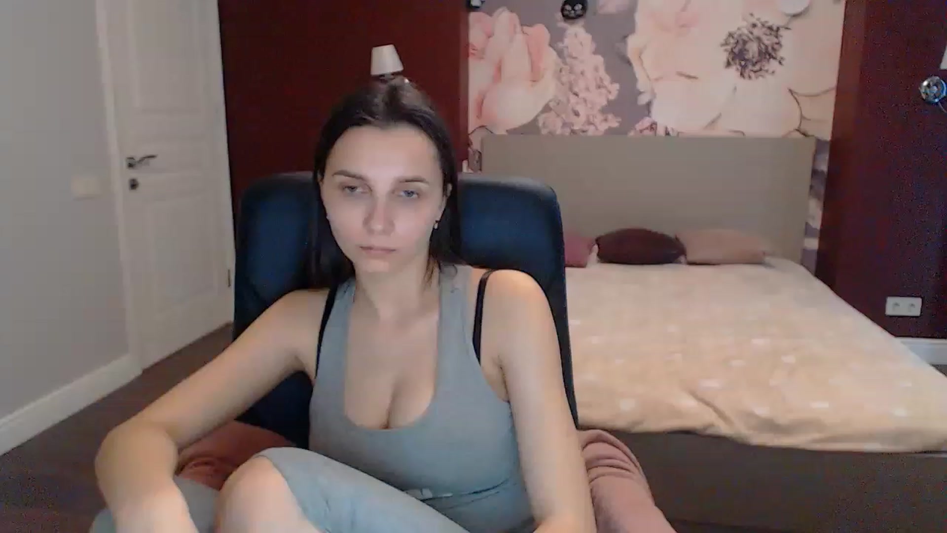 Gallery image thumbnail from Karina_Mils's myfreecams stream on, 03/13/2023, 08:17 image 4 of 20
