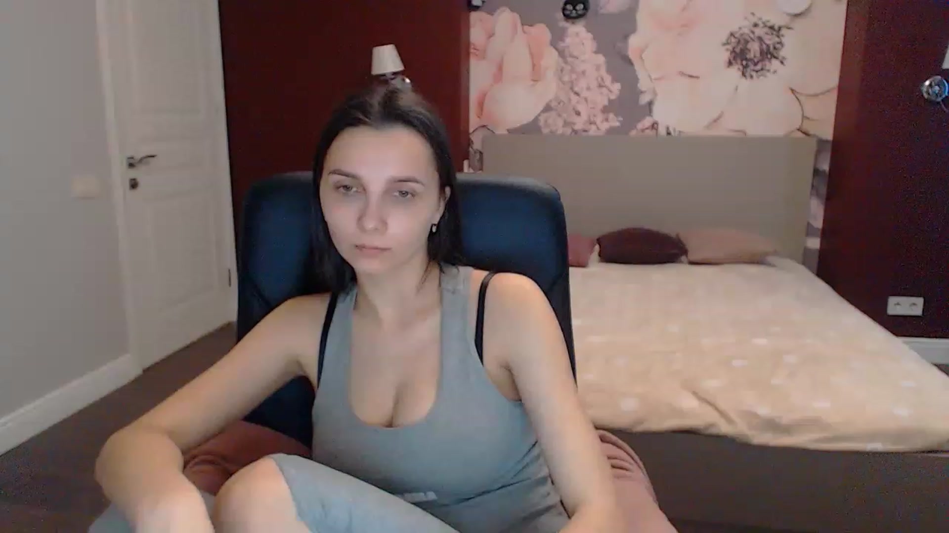 Gallery image thumbnail from Karina_Mils's myfreecams stream on, 03/13/2023, 08:17 image 9 of 20