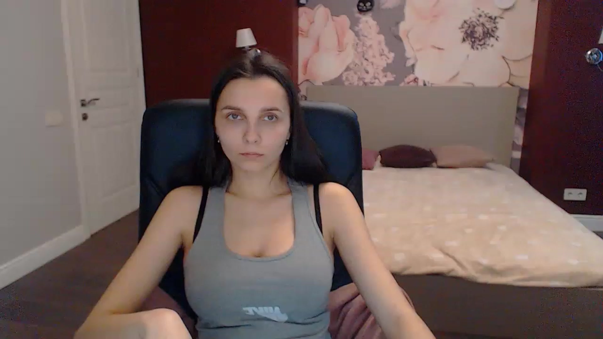 Gallery image thumbnail from Karina_Mils's myfreecams stream on, 03/13/2023, 08:17 image 12 of 20