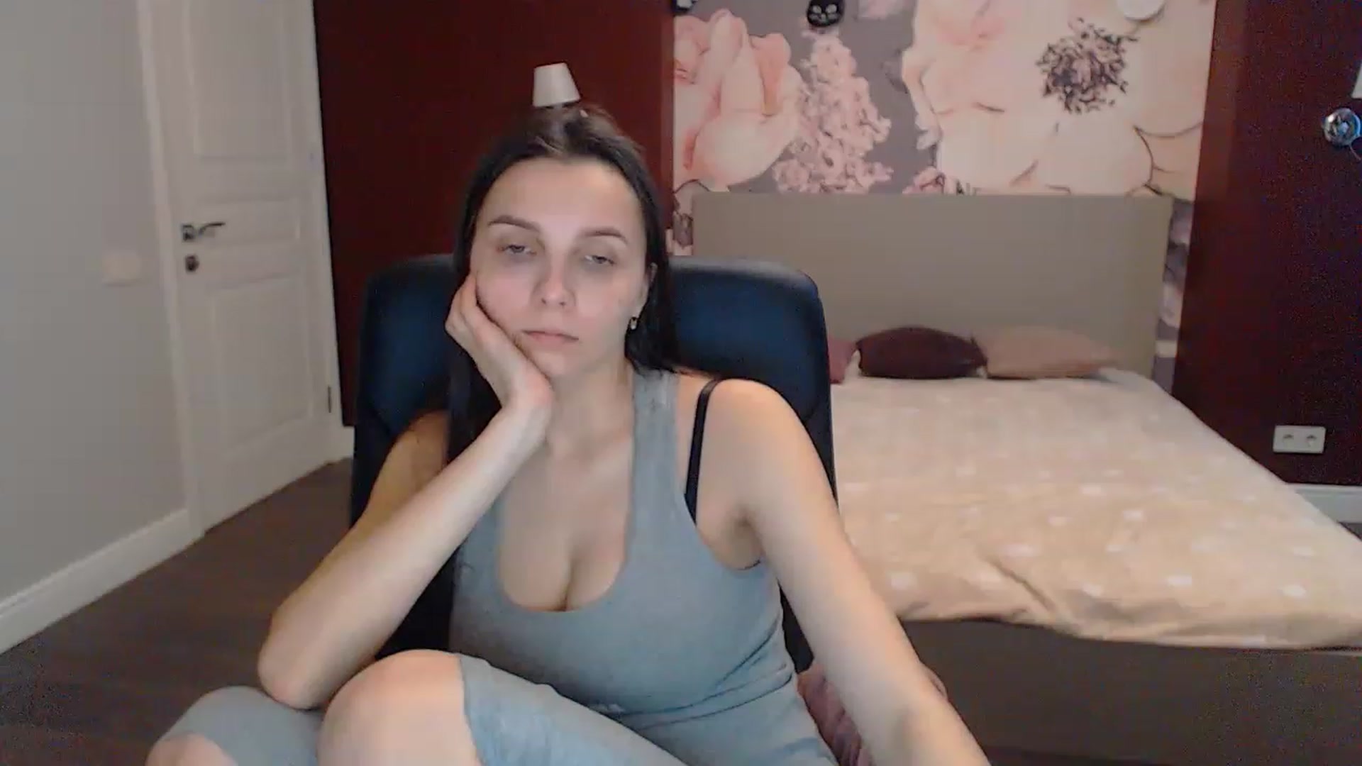 Gallery image thumbnail from Karina_Mils's myfreecams stream on, 03/13/2023, 08:17 image 19 of 20