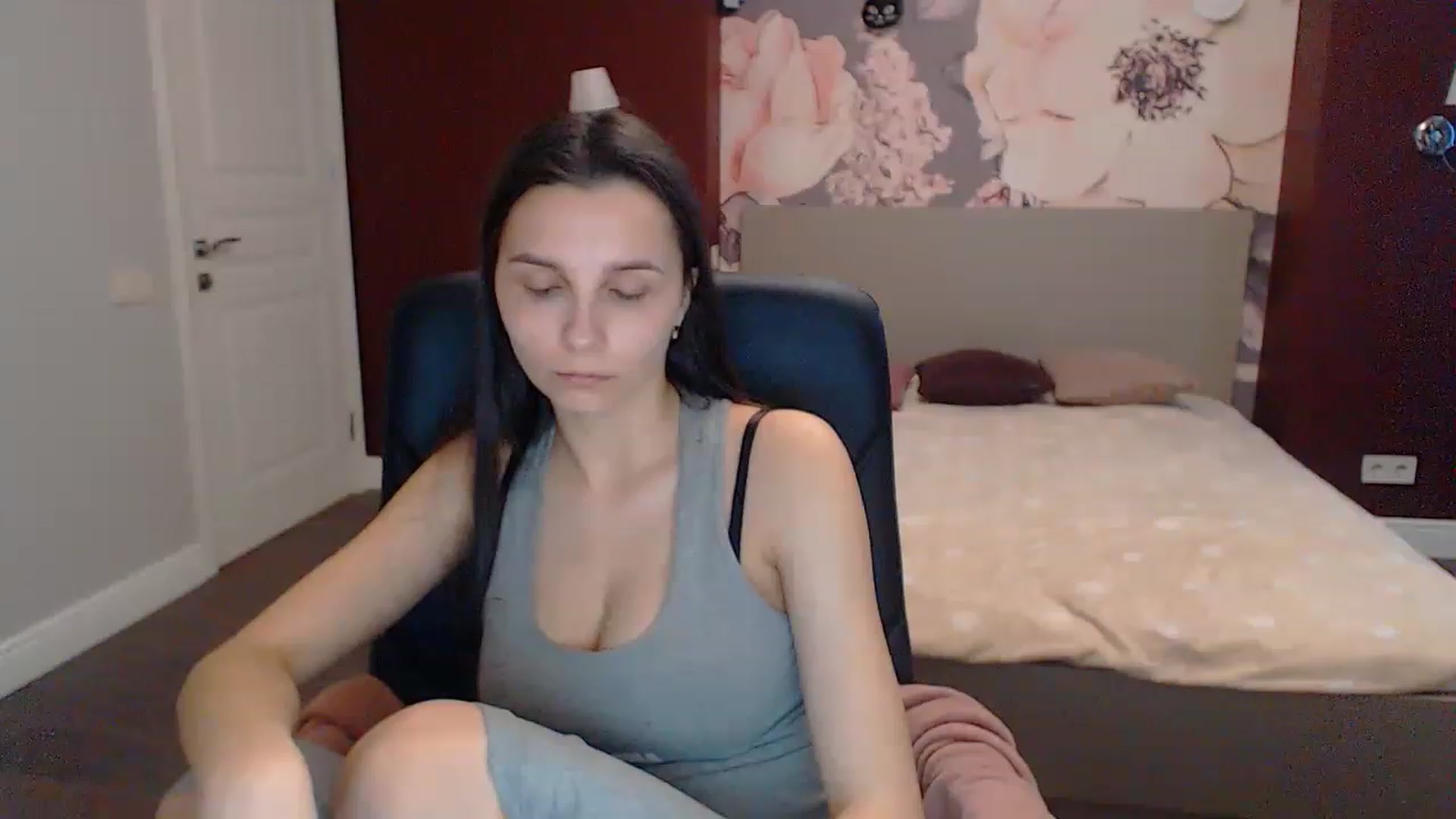 Gallery image thumbnail from Karina_Mils's myfreecams stream on, 03/13/2023, 08:17 image 20 of 20