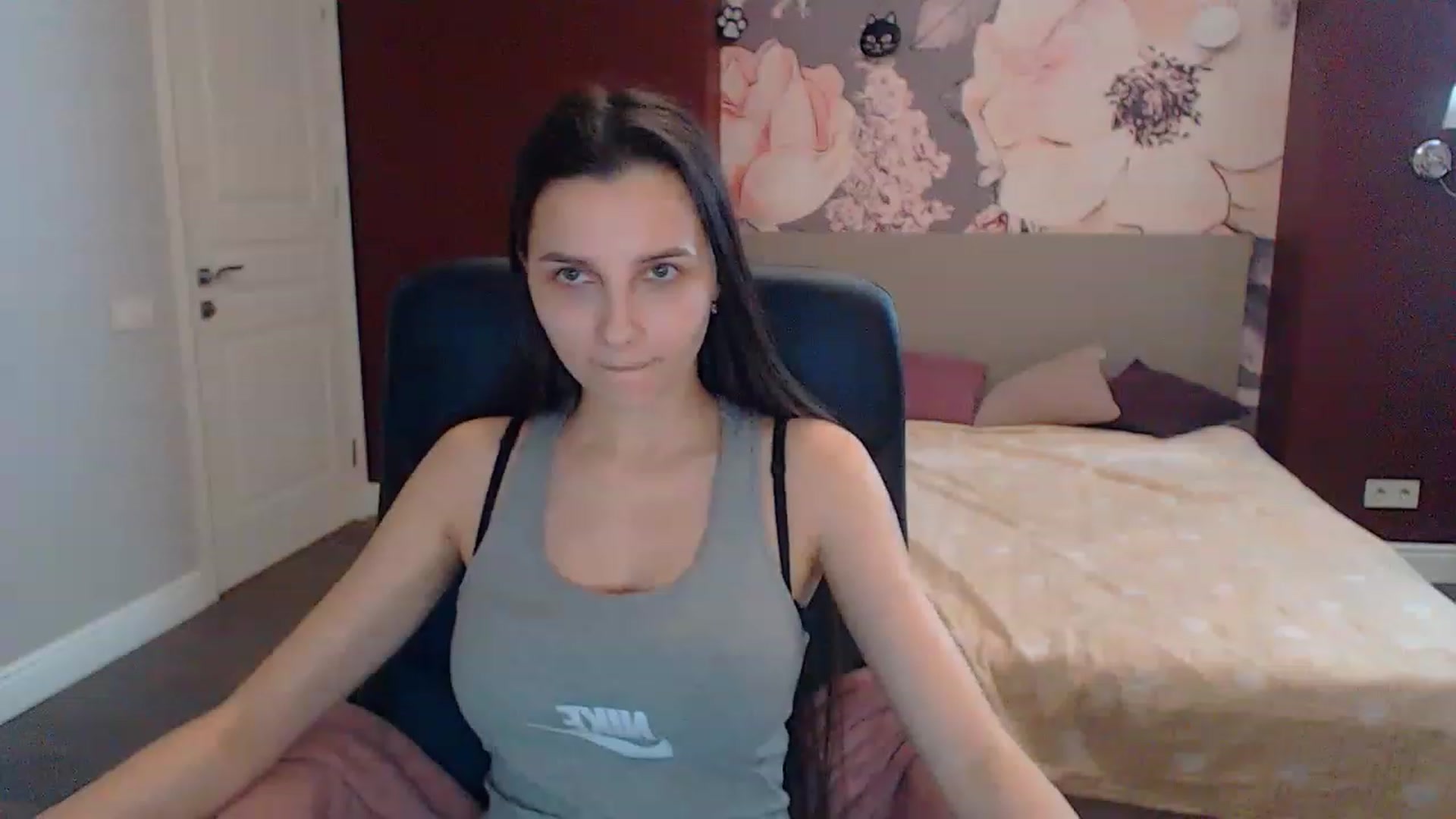 Gallery image thumbnail from Karina_Mils's myfreecams stream on, 03/14/2023, 11:58 image 12 of 20