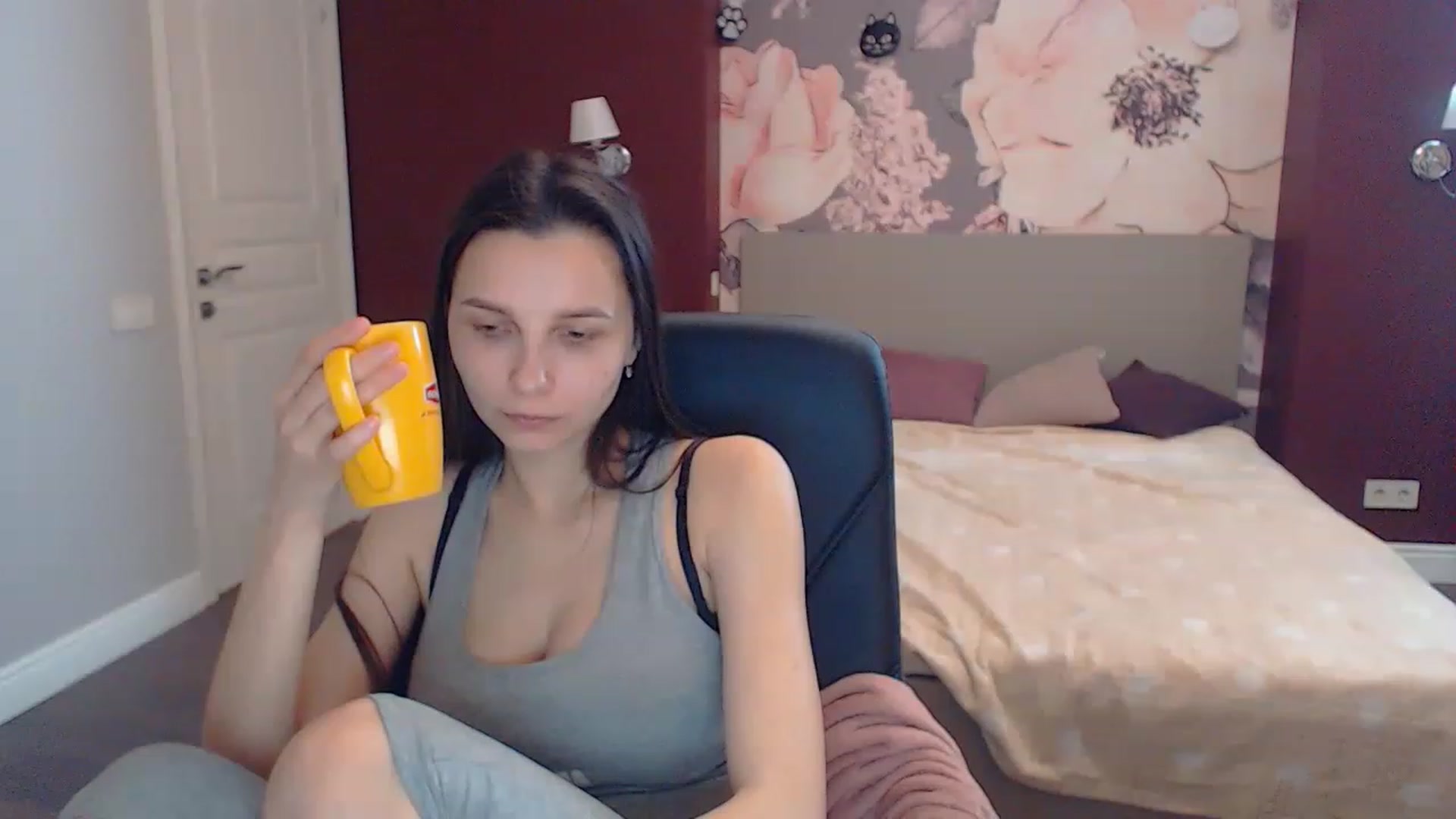 Gallery image thumbnail from Karina_Mils's myfreecams stream on, 03/14/2023, 11:58 image 4 of 20