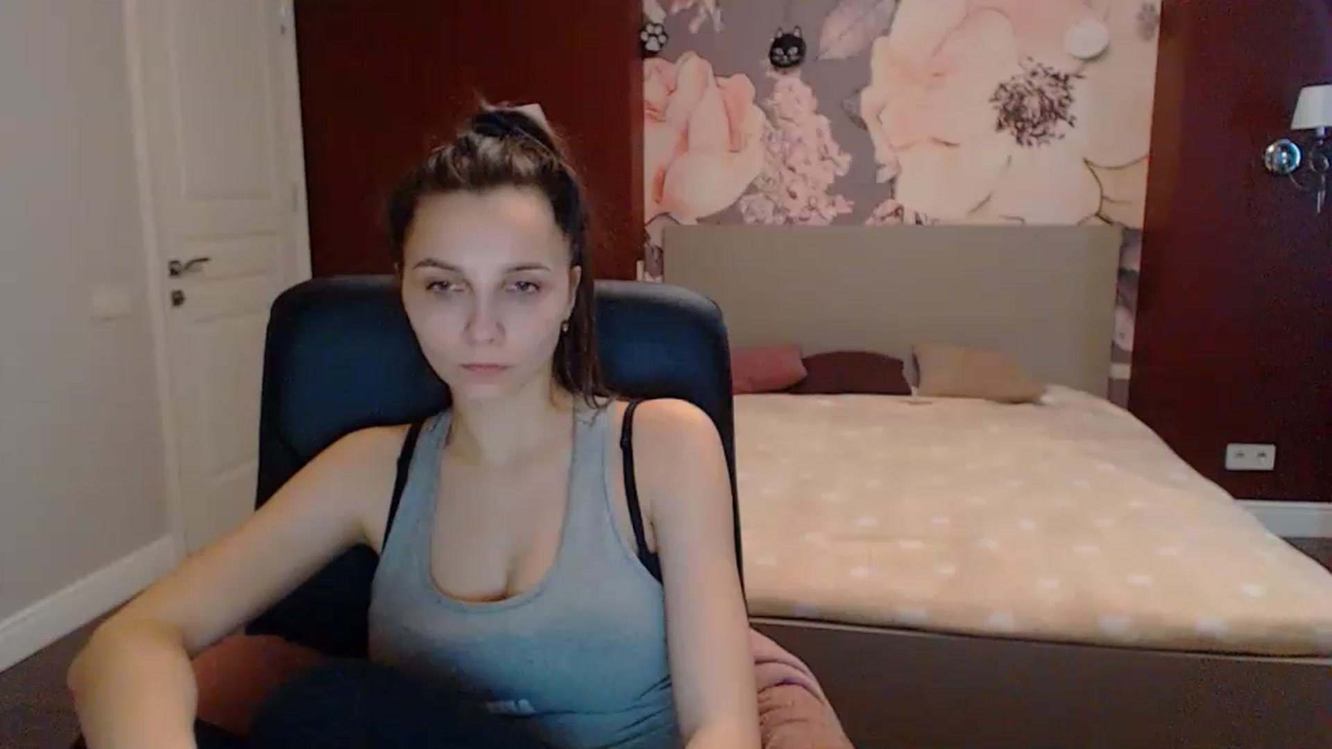 Gallery image thumbnail from Karina_Mils's myfreecams stream on, 03/15/2023, 11:47 image 8 of 20