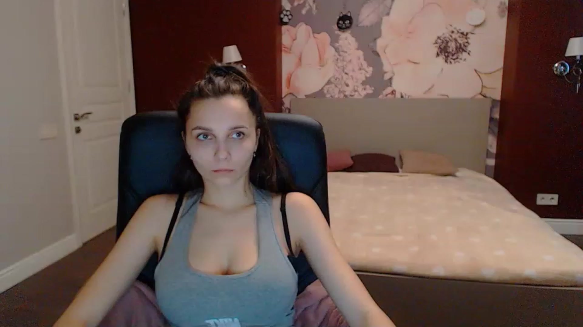 Gallery image thumbnail from Karina_Mils's myfreecams stream on, 03/15/2023, 11:47 image 10 of 20