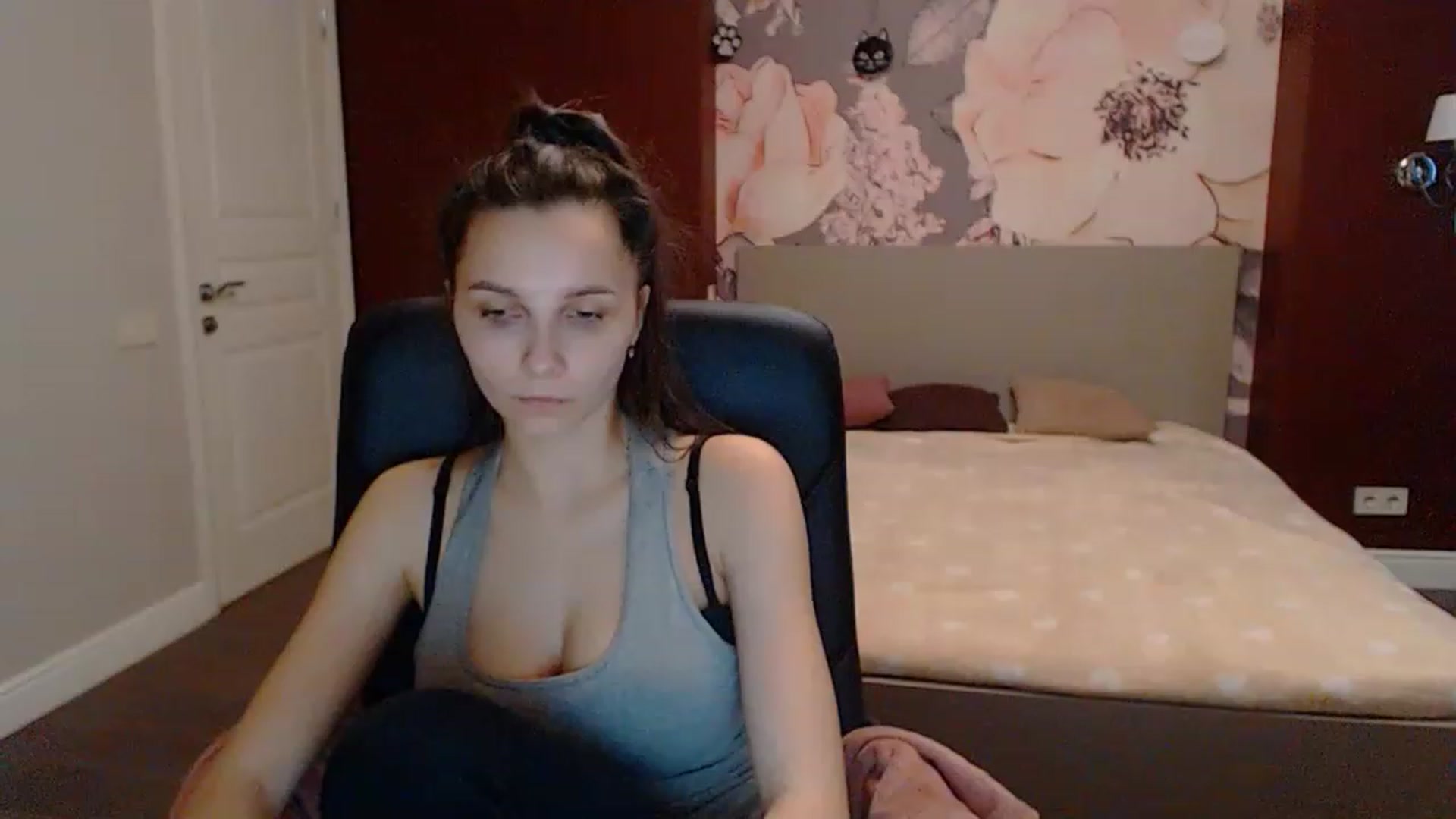 Gallery image thumbnail from Karina_Mils's myfreecams stream on, 03/15/2023, 11:47 image 12 of 20
