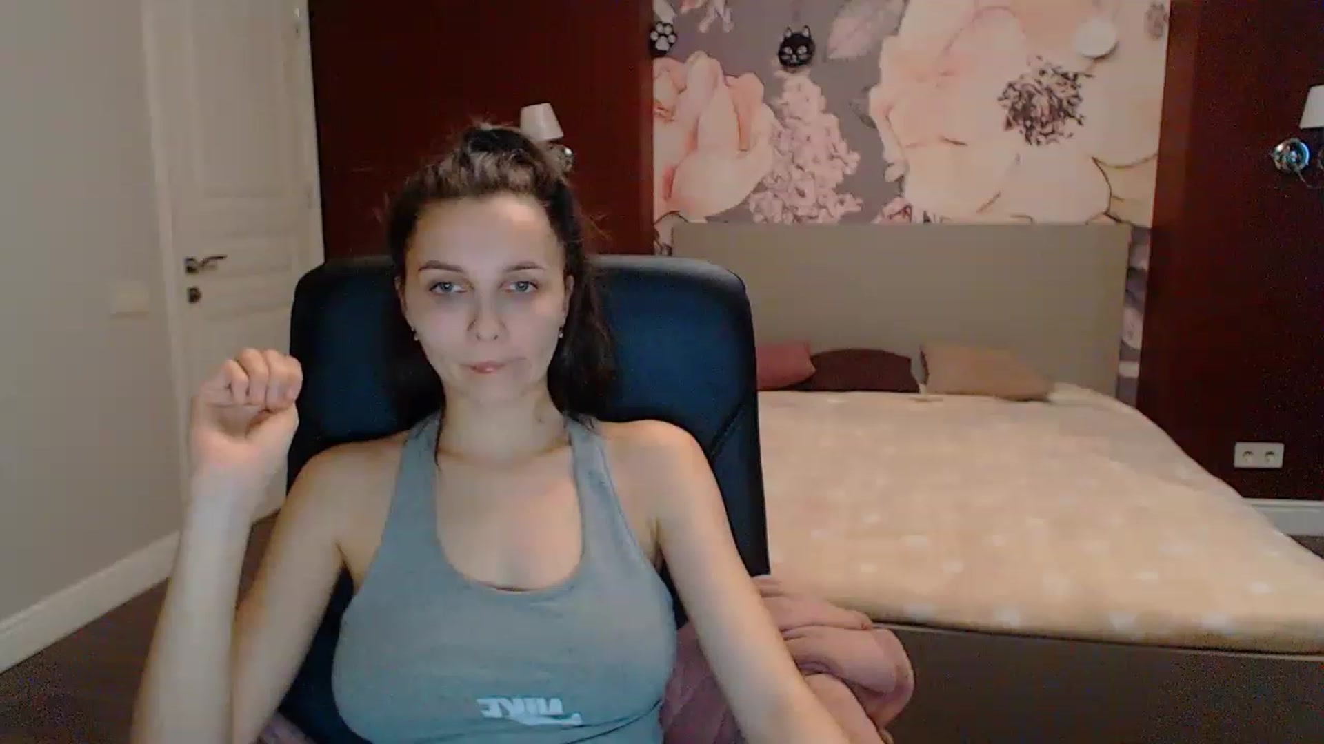 Gallery image thumbnail from Karina_Mils's myfreecams stream on, 03/15/2023, 11:47 image 18 of 20